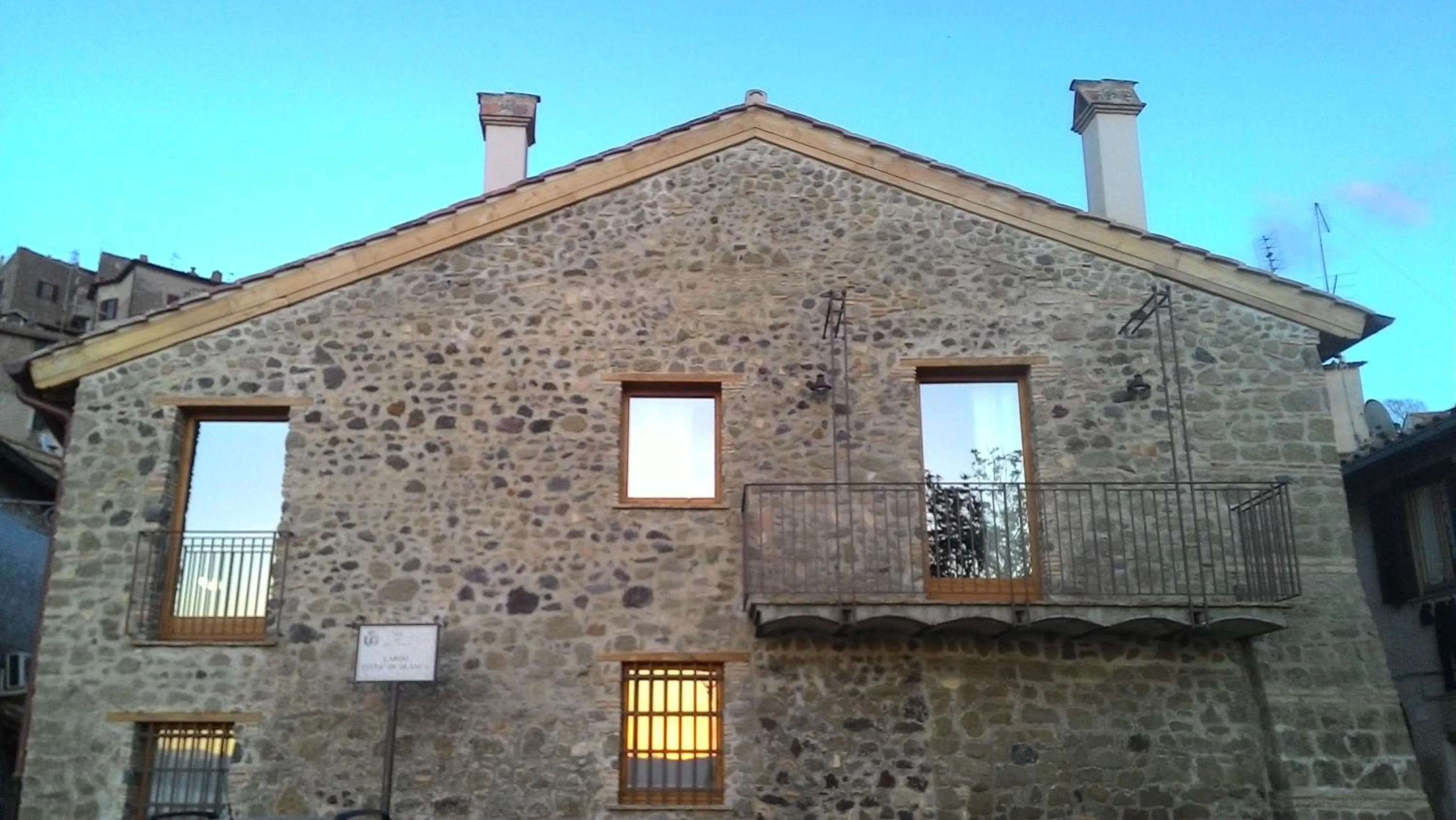 Property building in Al Vicolo dei Pescatori