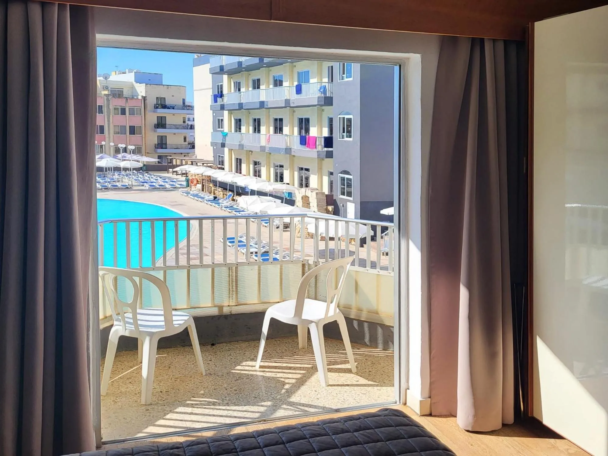 Pool view in Topaz Hotel