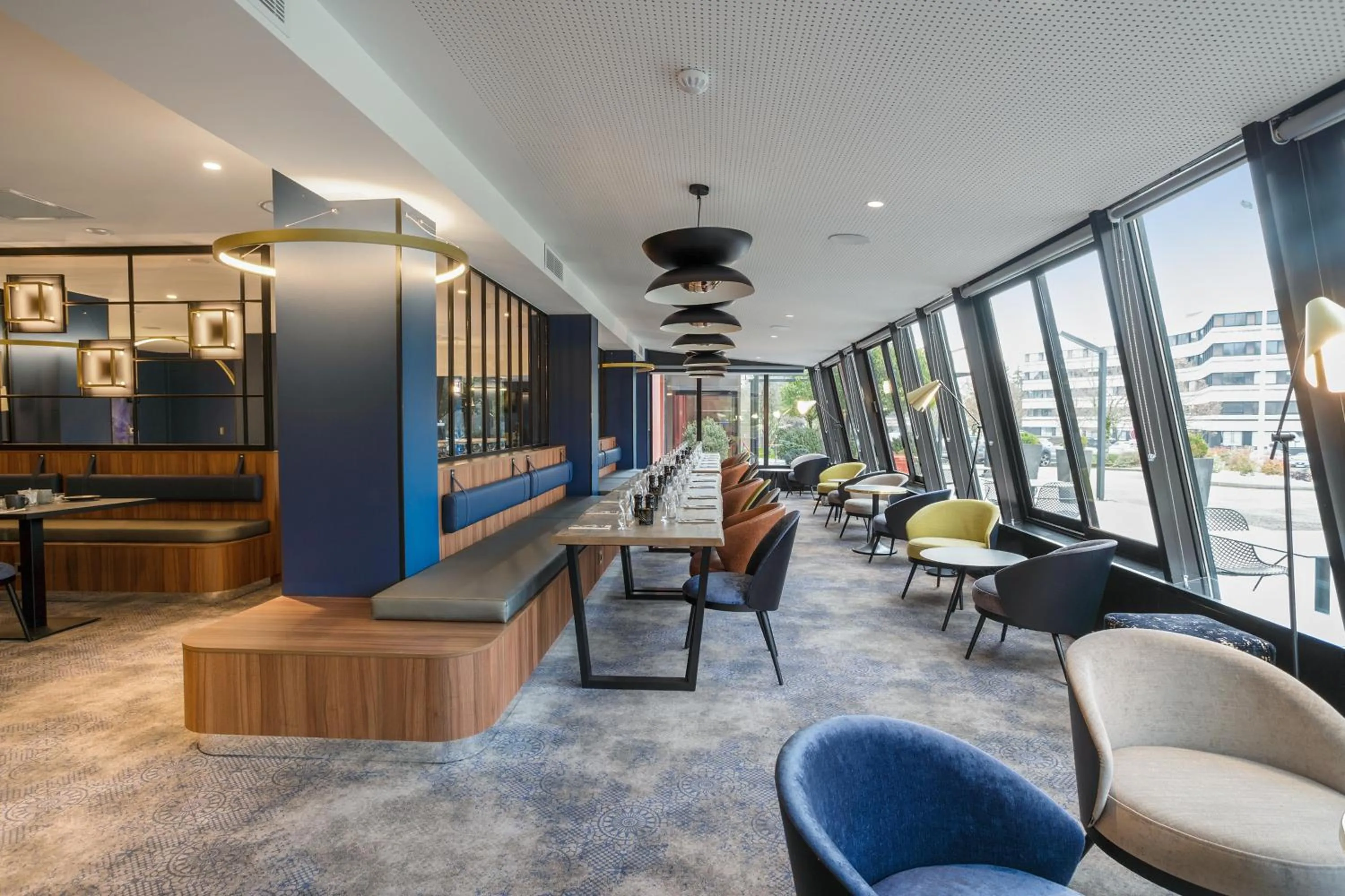 Restaurant/places to eat in Appart'City Collection Genève Aéroport - Ferney Voltaire