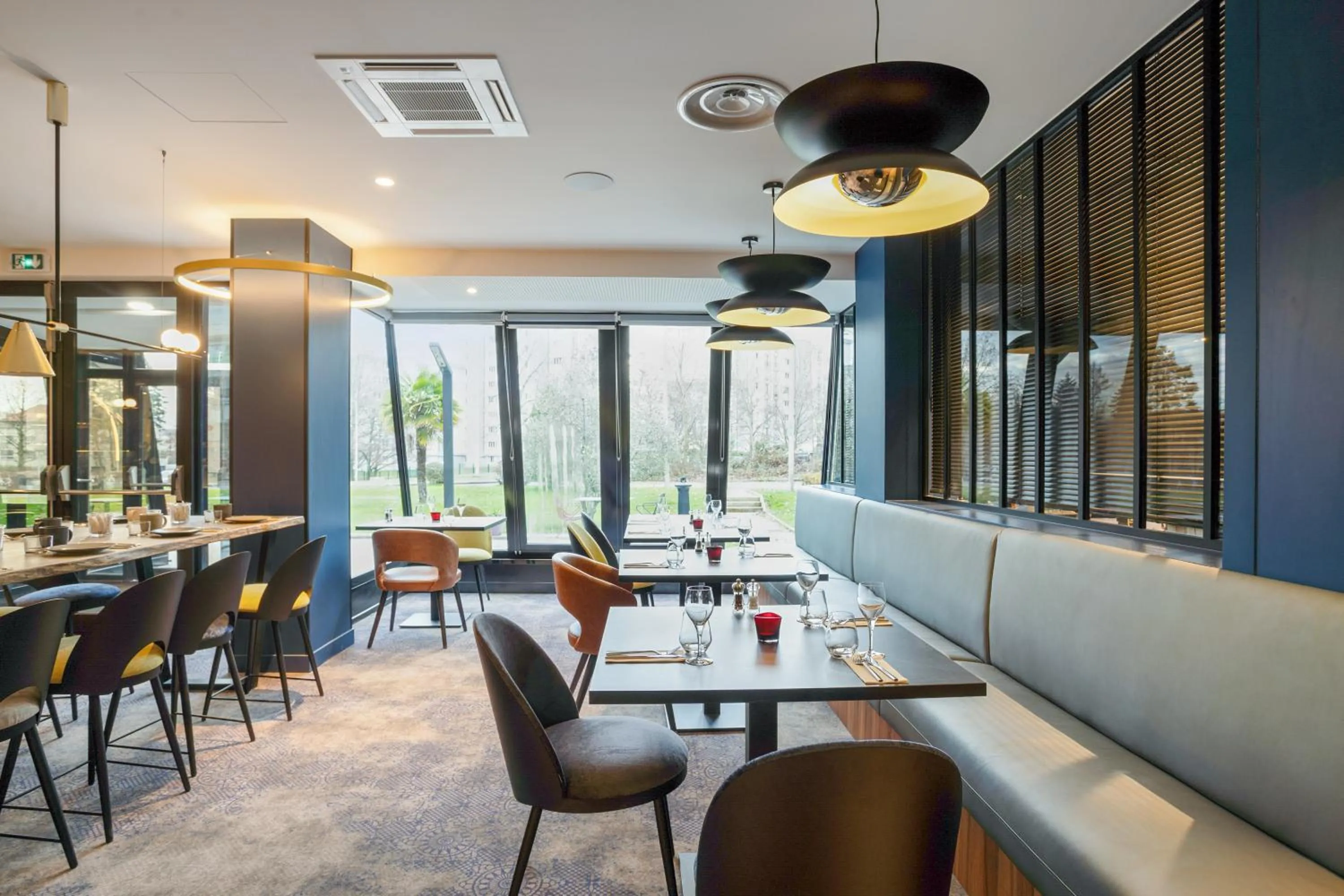 Restaurant/places to eat in Appart'City Collection Genève Aéroport - Ferney Voltaire