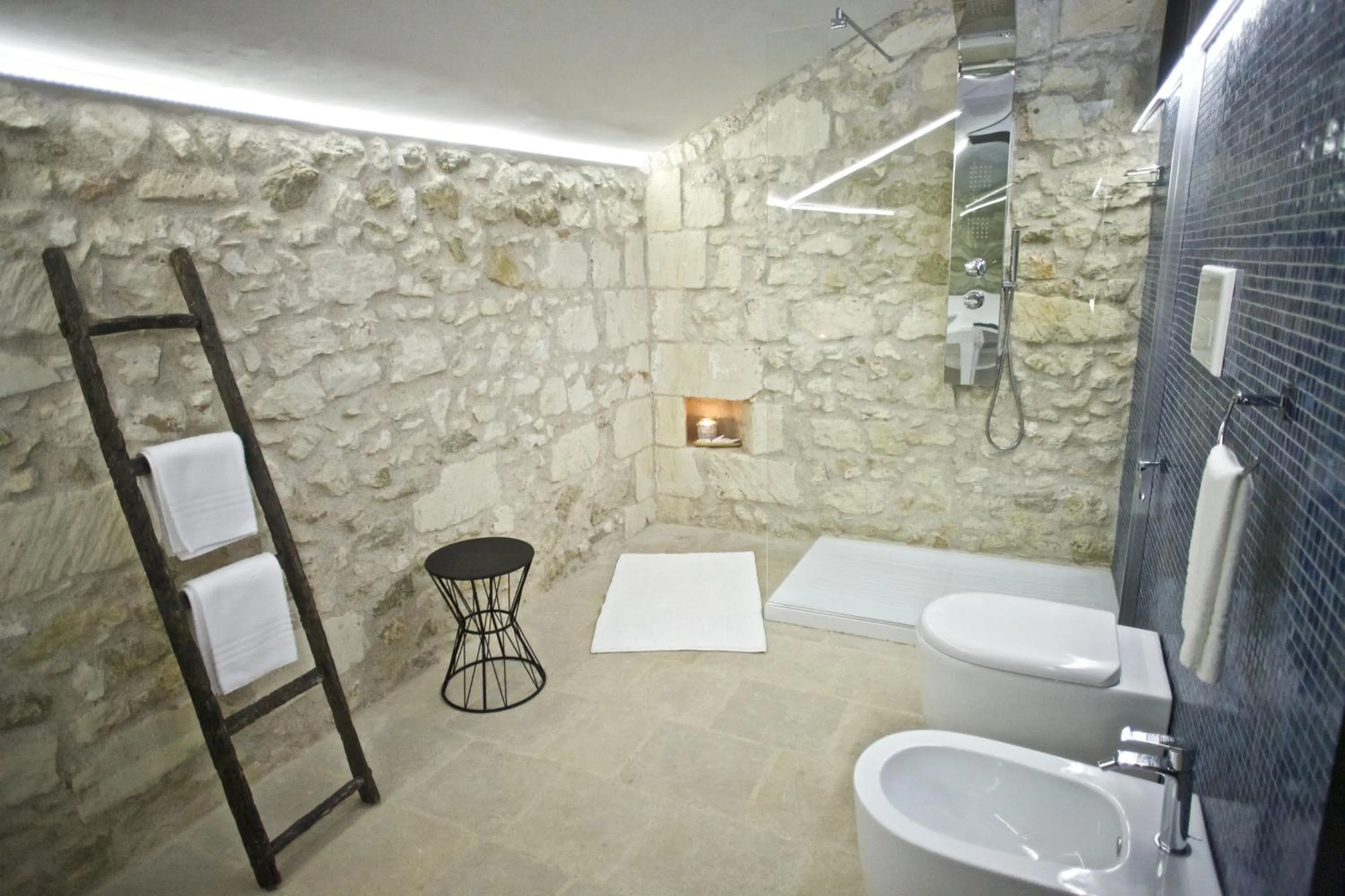 Shower in Don Agostino Relais Masseria
