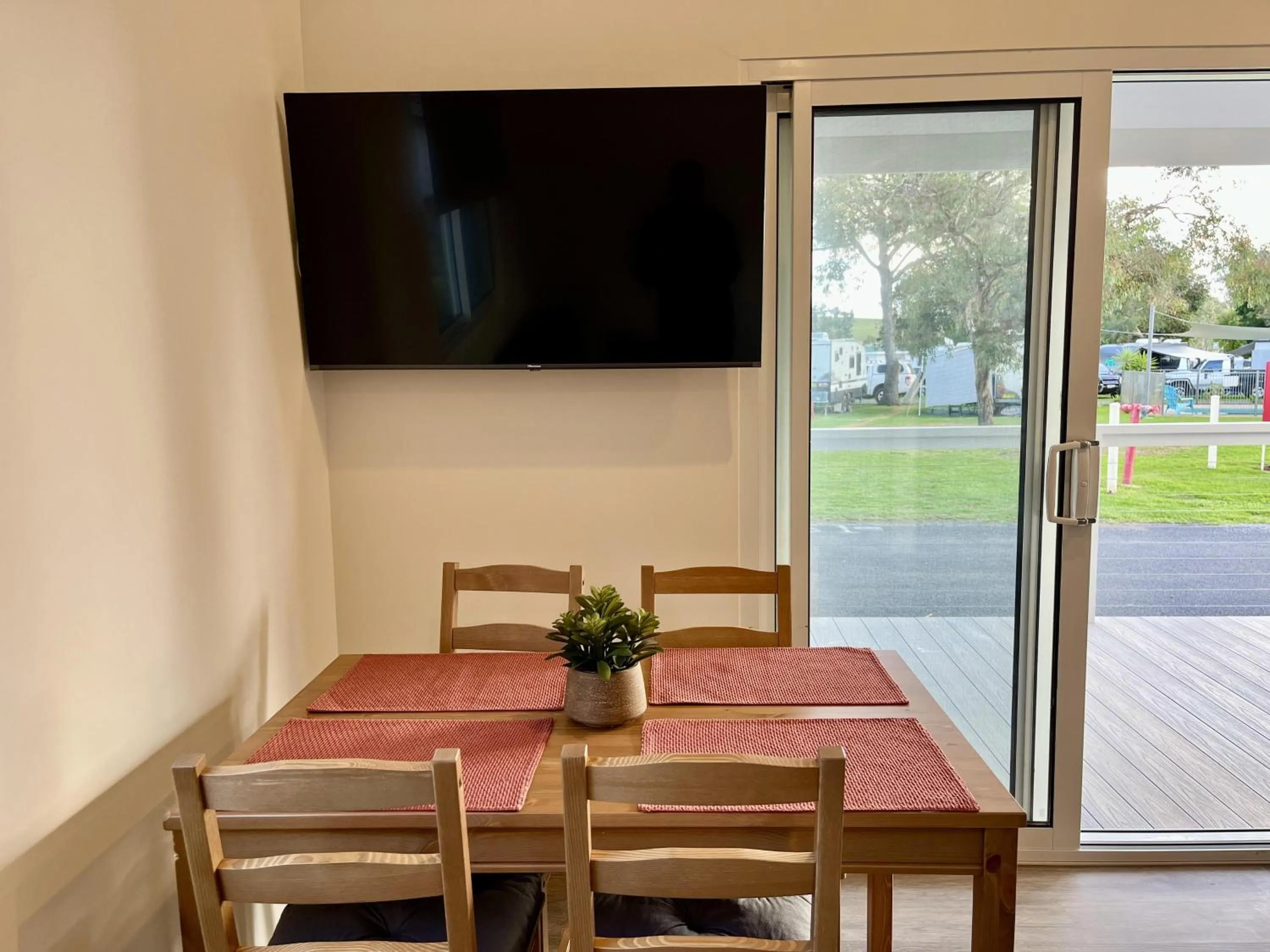 Kitchen or kitchenette in Junee Tourist Park