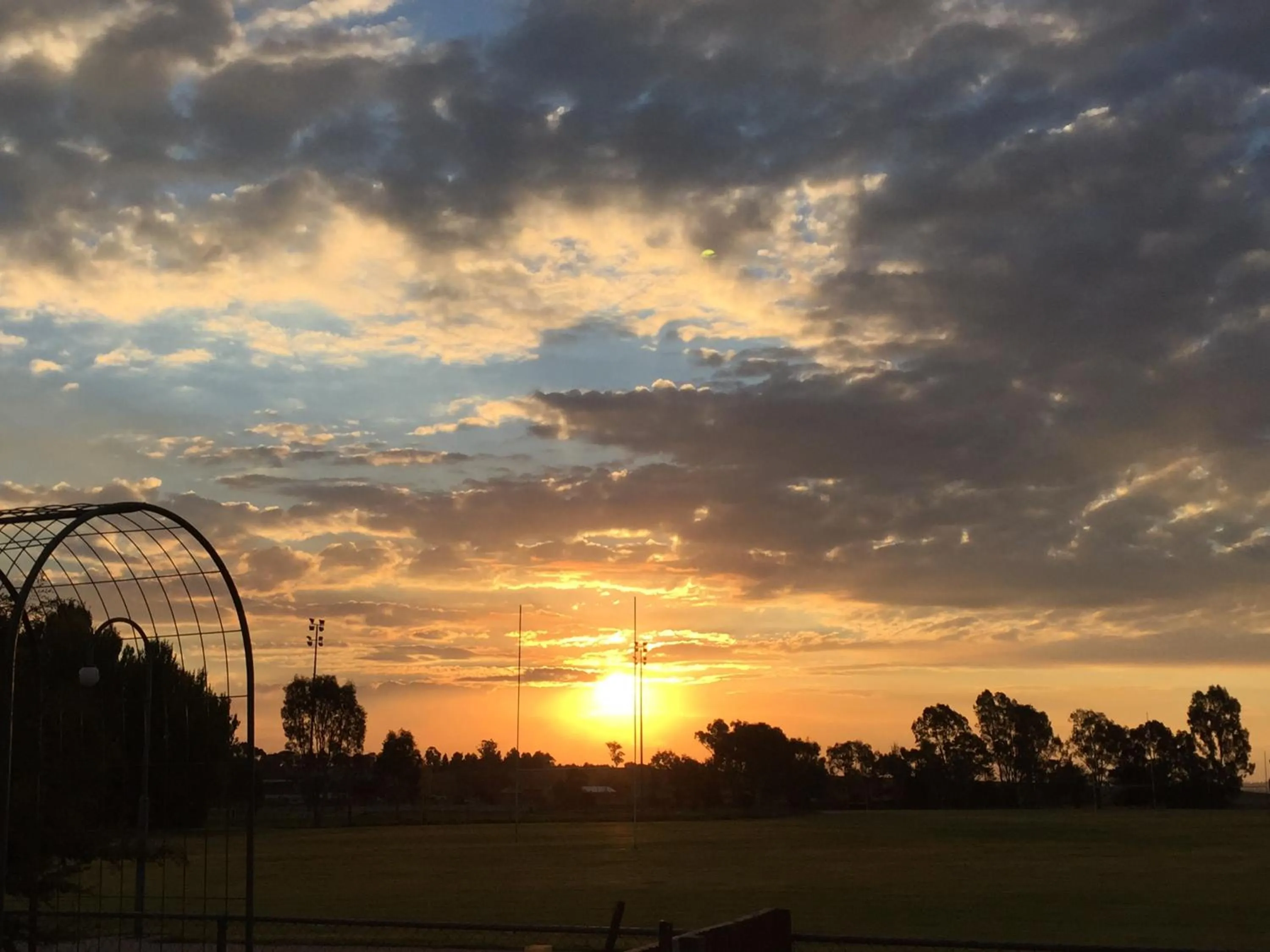 Sunrise in Junee Tourist Park