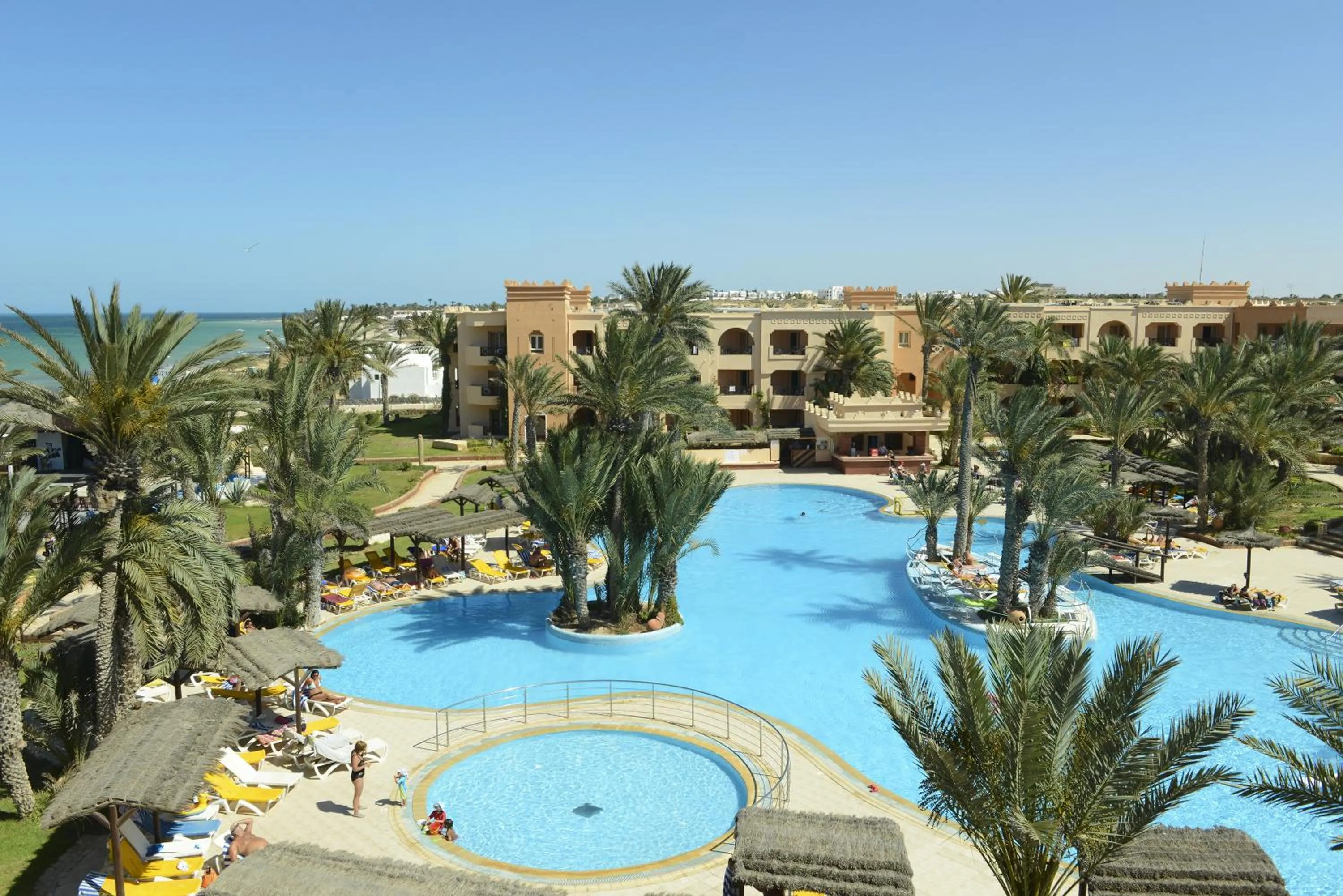 Swimming pool in Vincci Safira Palms