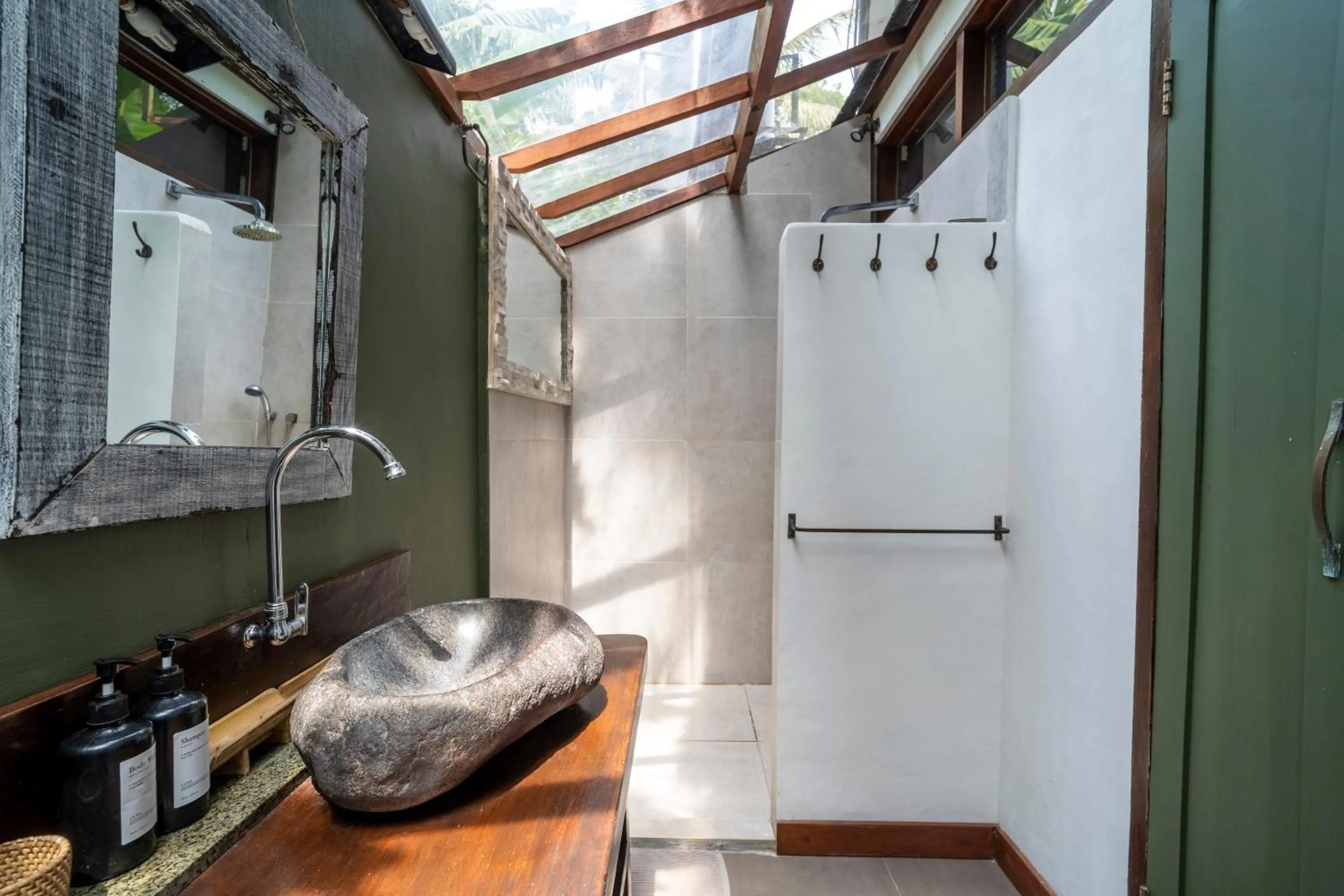 Shower in Villa Maiya