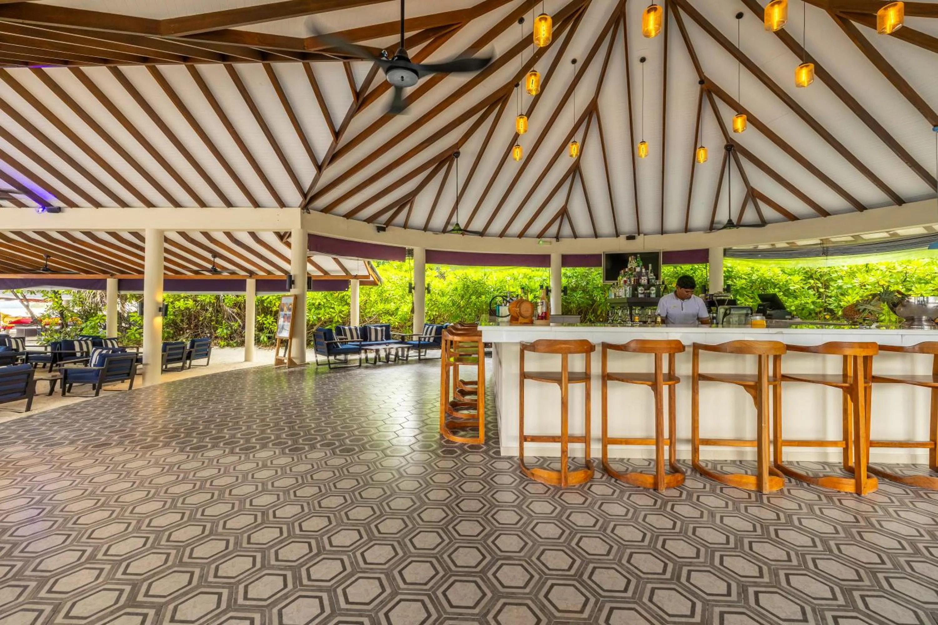 Lounge or bar in Cocoon Maldives - All Inclusive