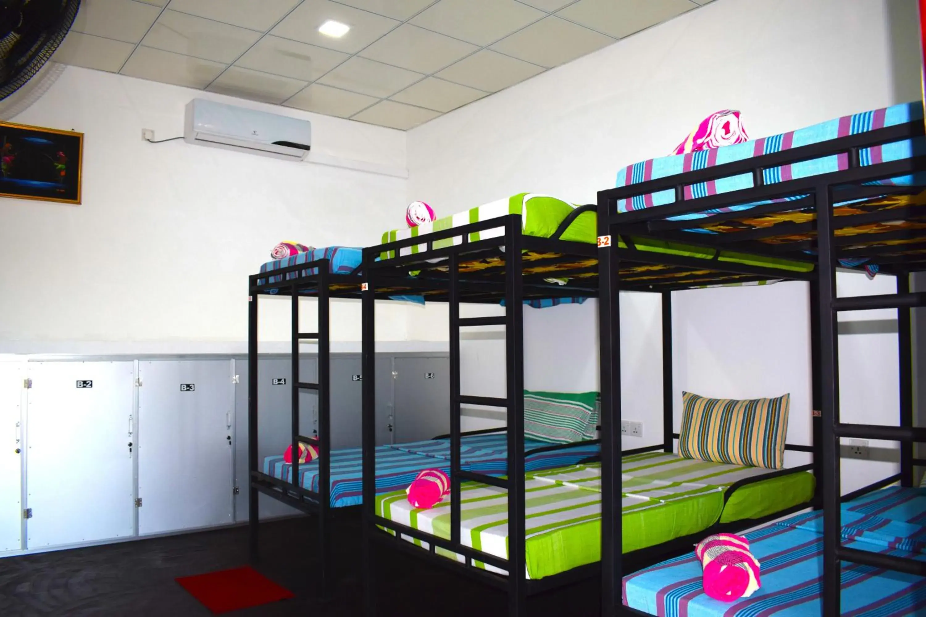 Bed in 6-Bed Mixed Dormitory Room in Hotel Angel Inn Beach Bed in 6-Bed Mixed Dormitory Room in Hotel Angel Inn Beach