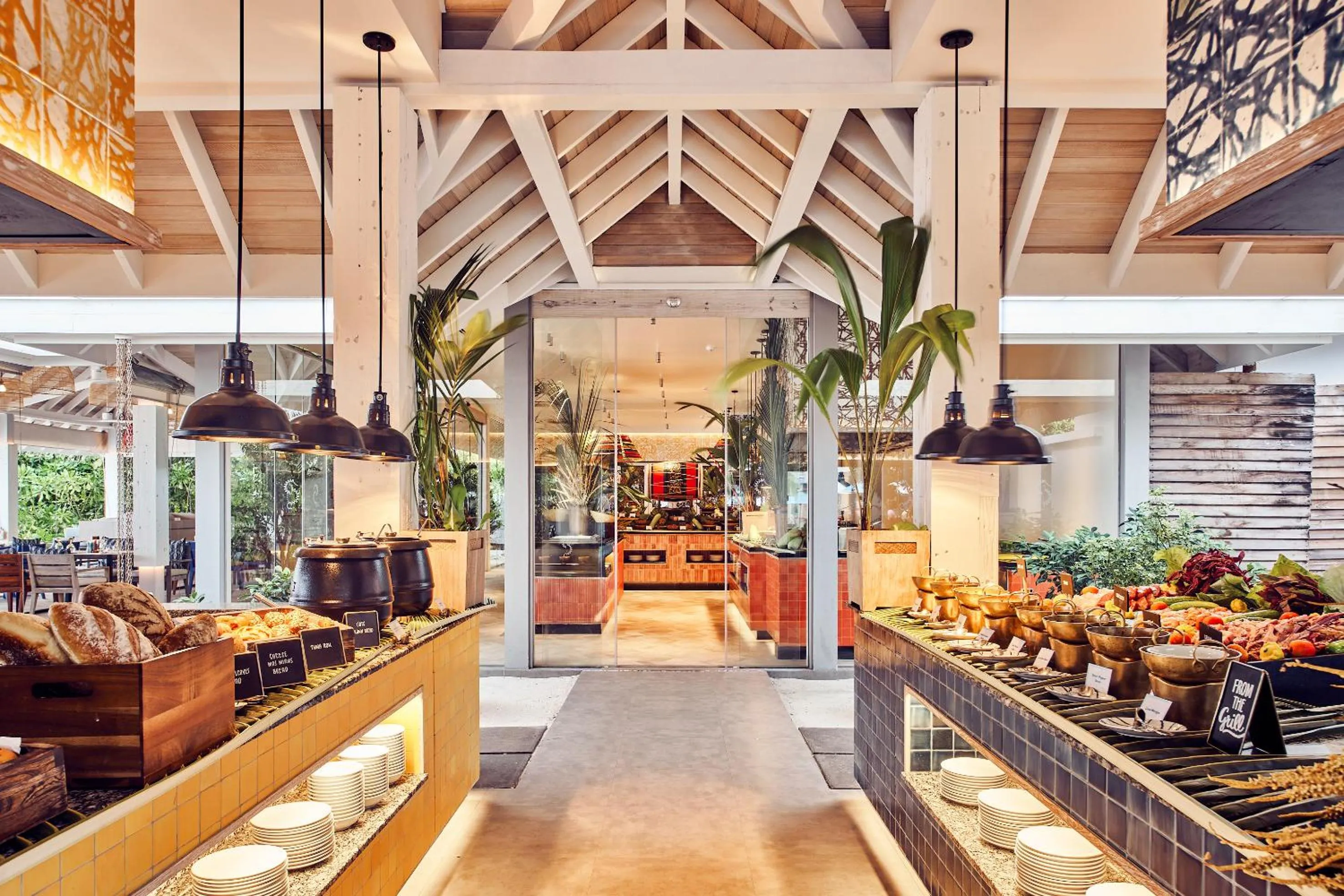 Restaurant/places to eat in Finolhu, A Seaside Collection Resort, a Member of Design Hotels