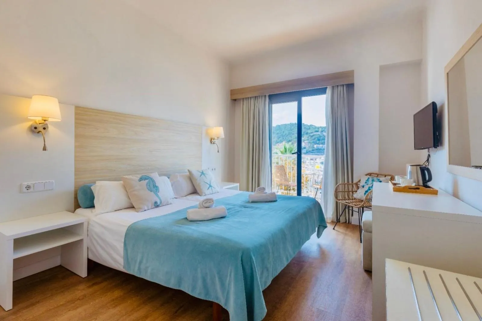 Bed in Hotel Miramar