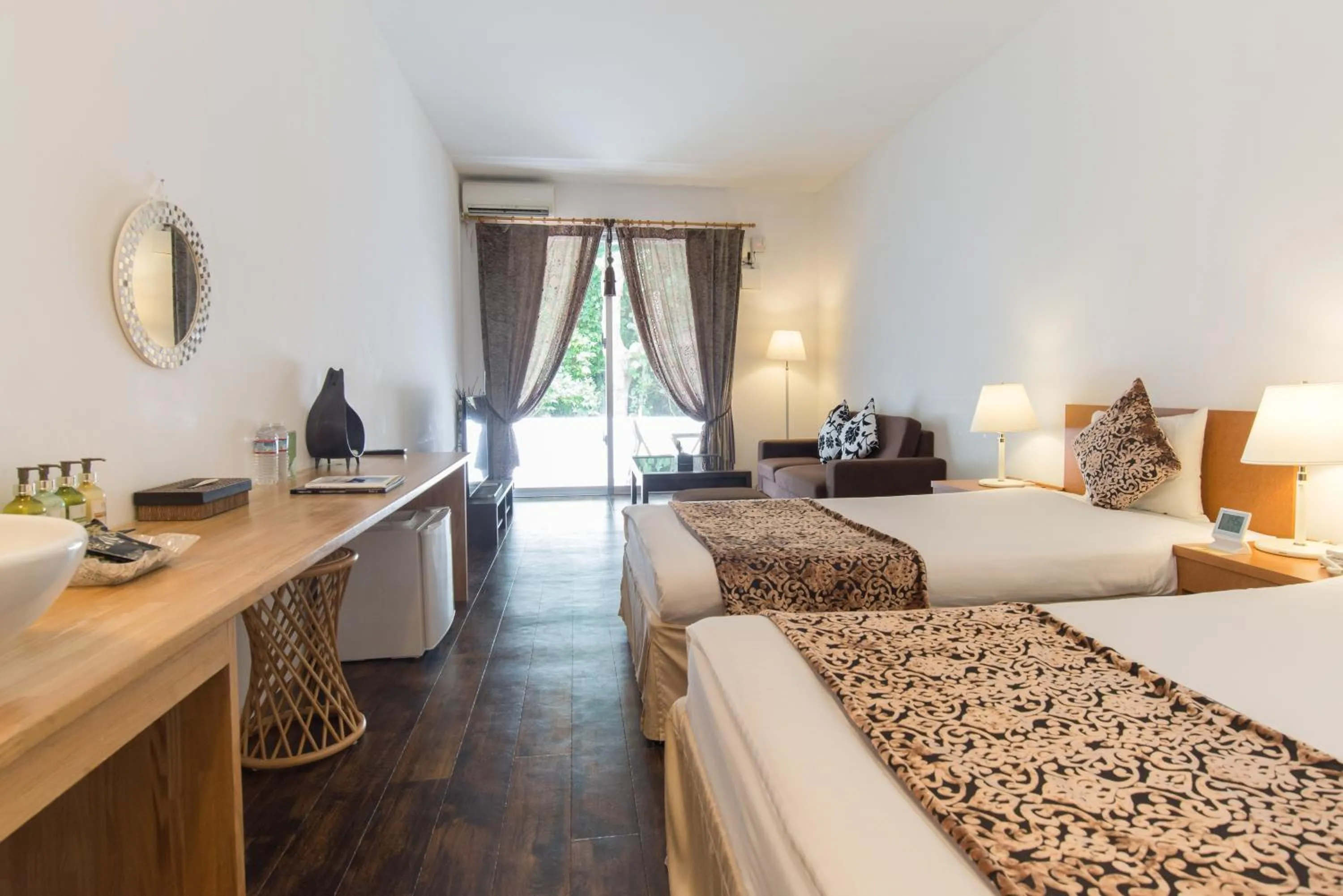 Photo of the whole room, Bed in Nata Beach Villa