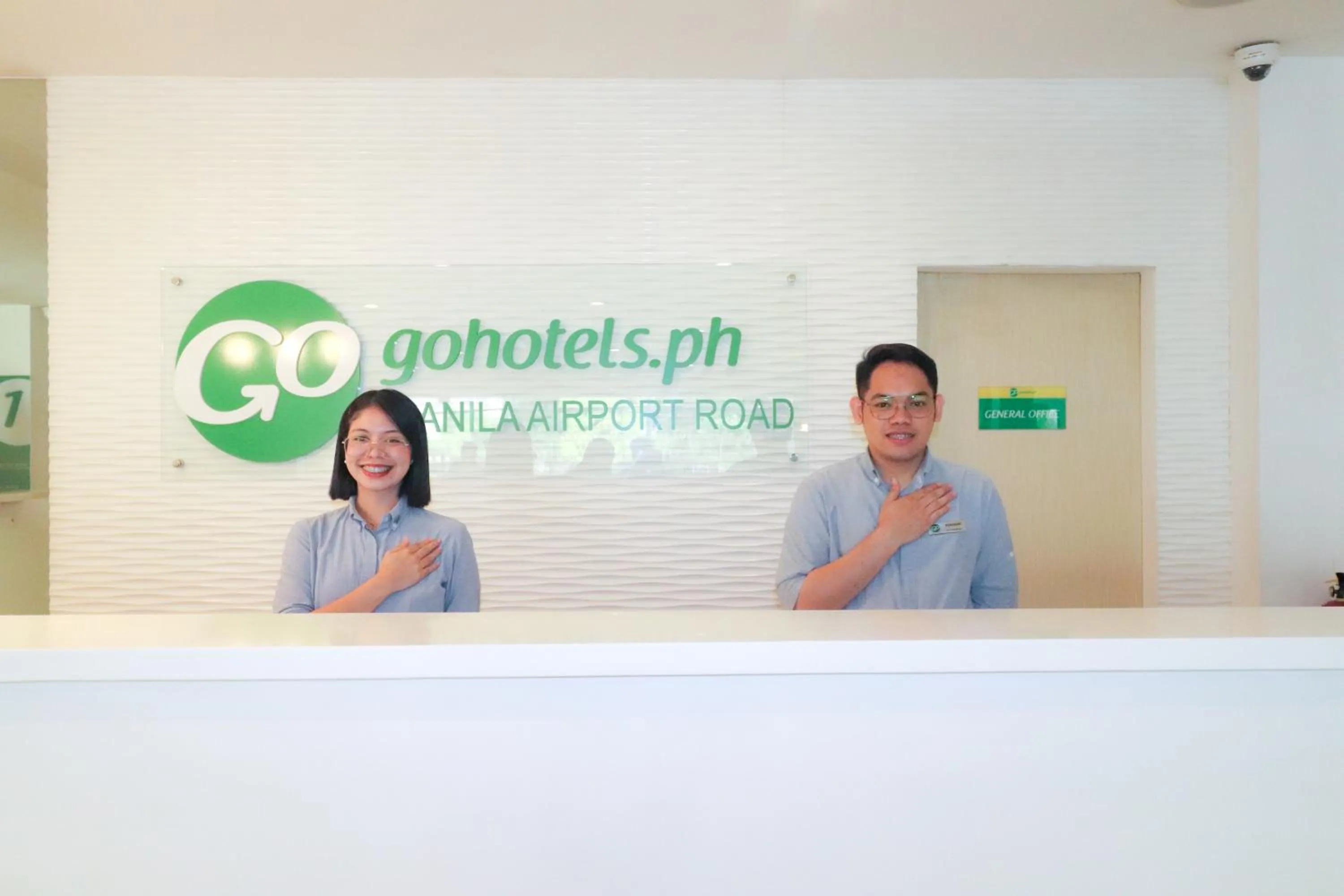 People in Go Hotels Manila Airport Road