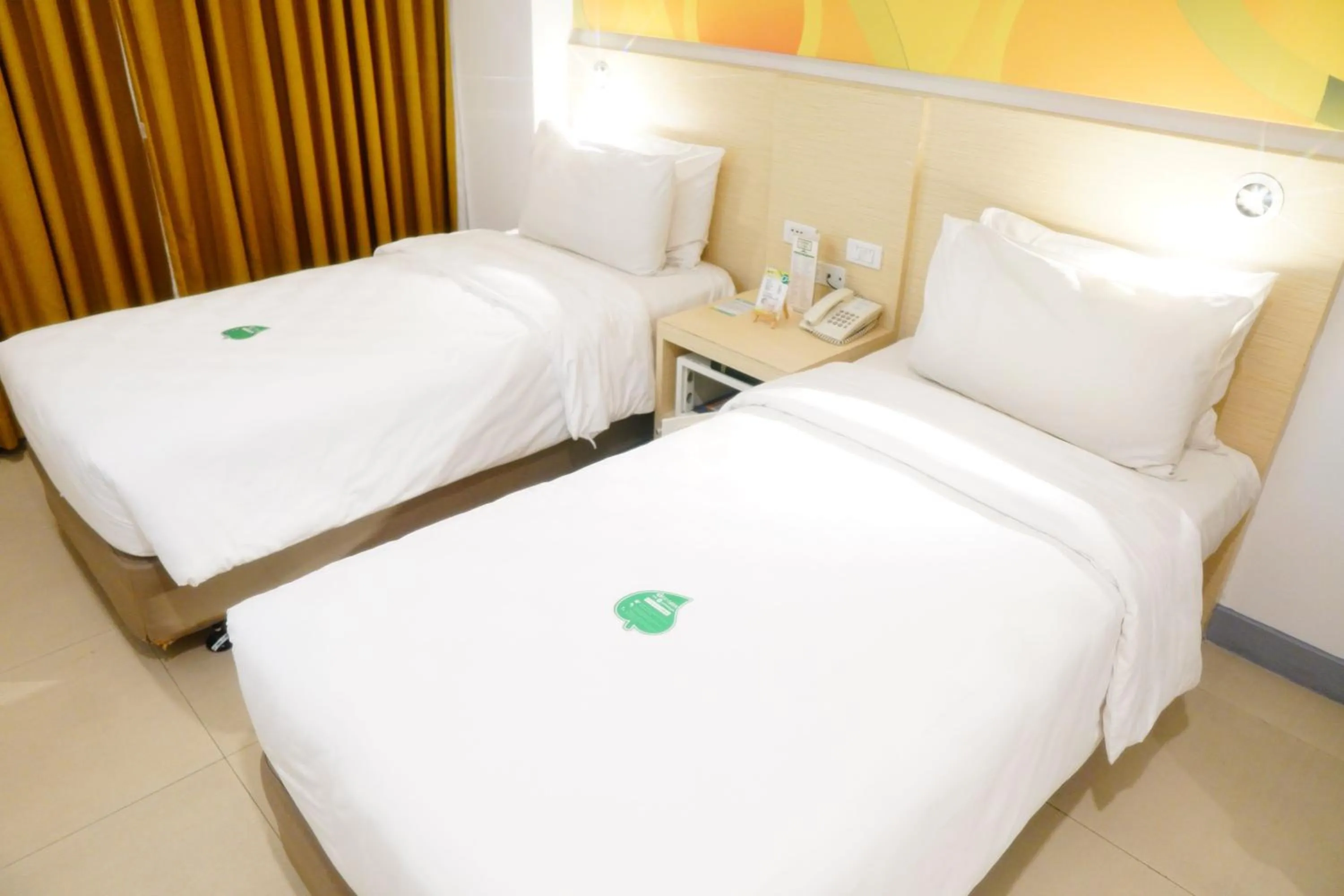 Bed in Go Hotels Manila Airport Road