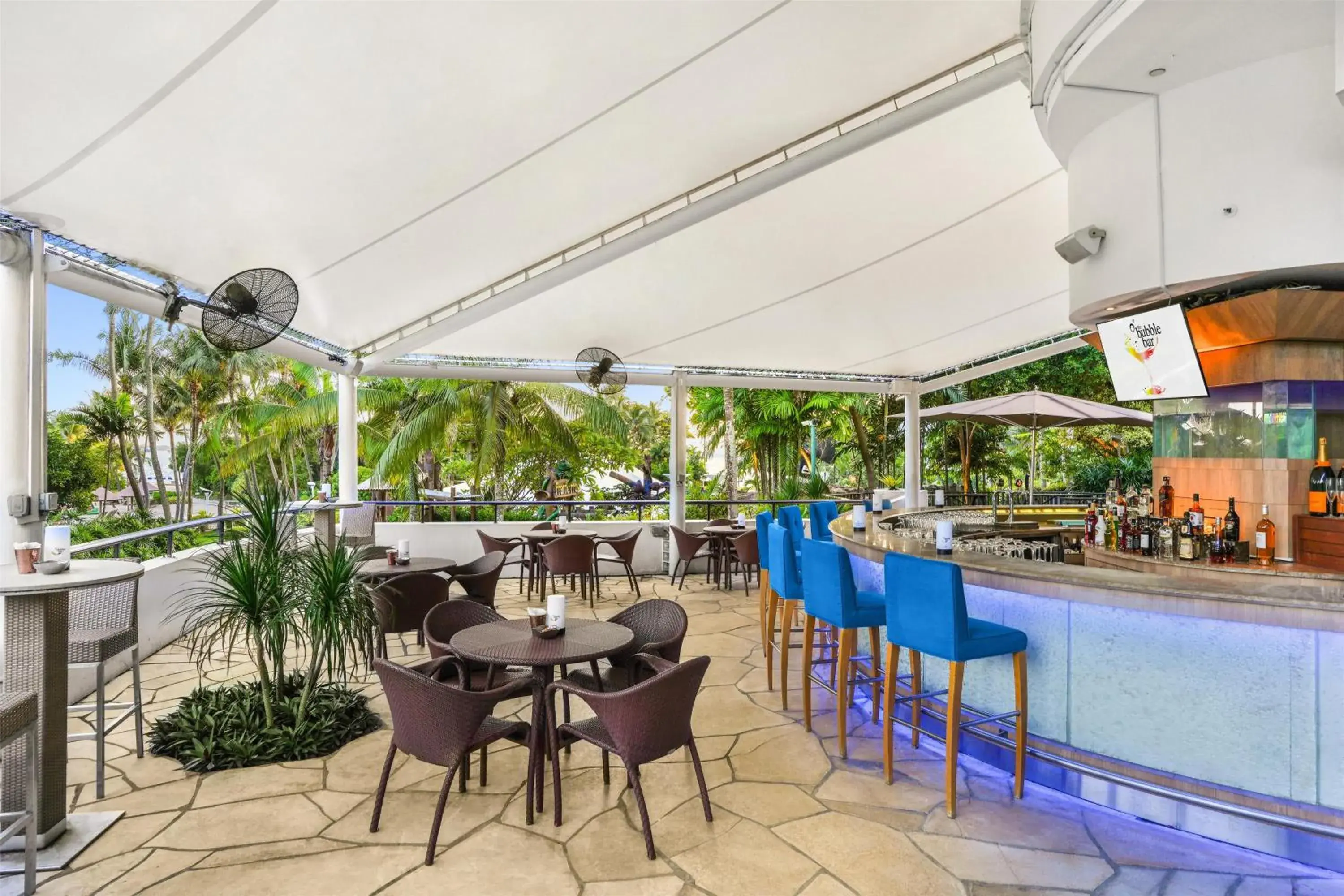 Lounge or bar in Shangri-La Rasa Sentosa, Singapore Lounge or bar in Shangri-La Rasa Sentosa, Singapore