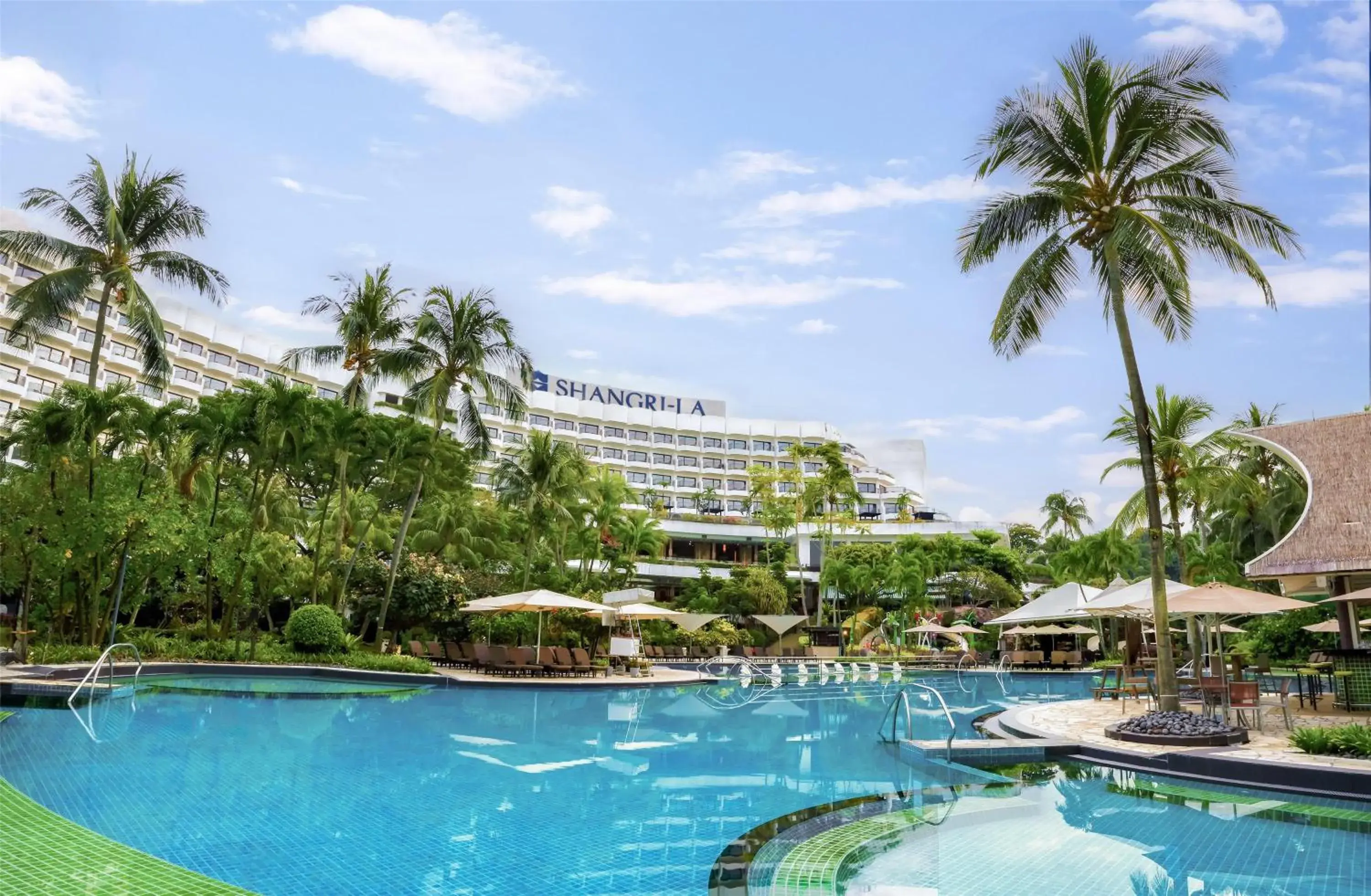 Pool view in Shangri-La Rasa Sentosa, Singapore Pool view in Shangri-La Rasa Sentosa, Singapore