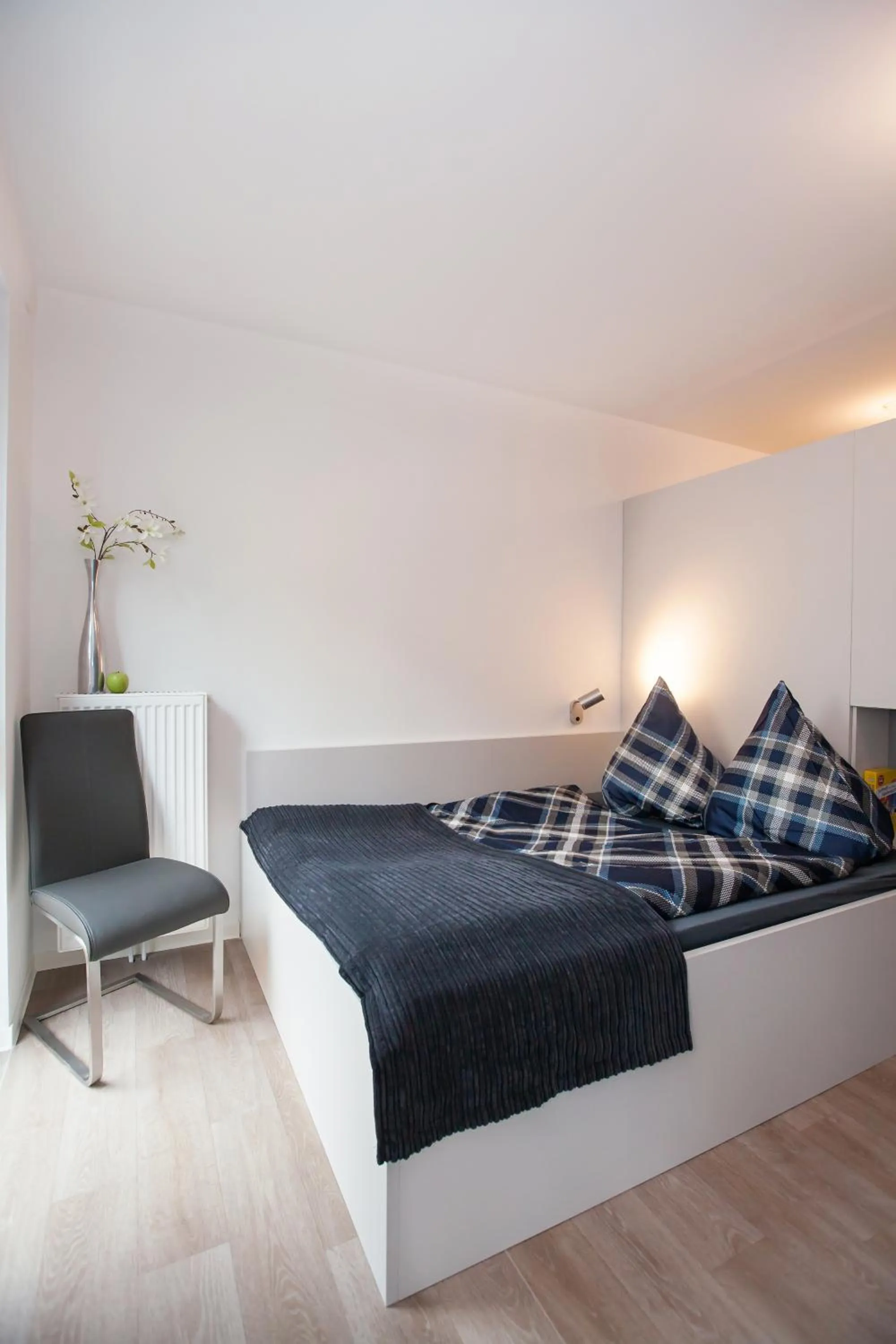 Bedroom, Bed in Spreepolis Boardinghaus