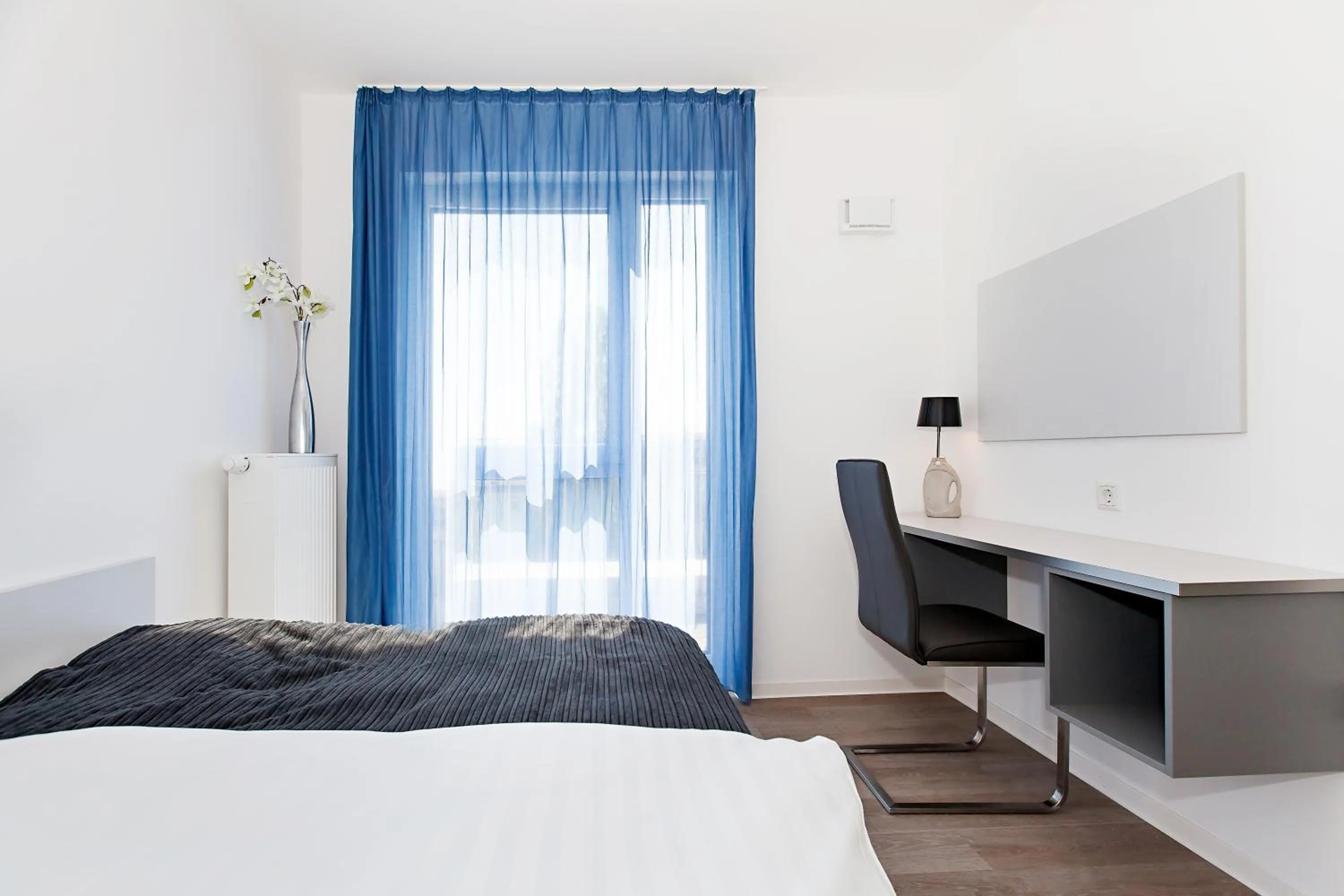 Bedroom, Bed in Spreepolis Boardinghaus