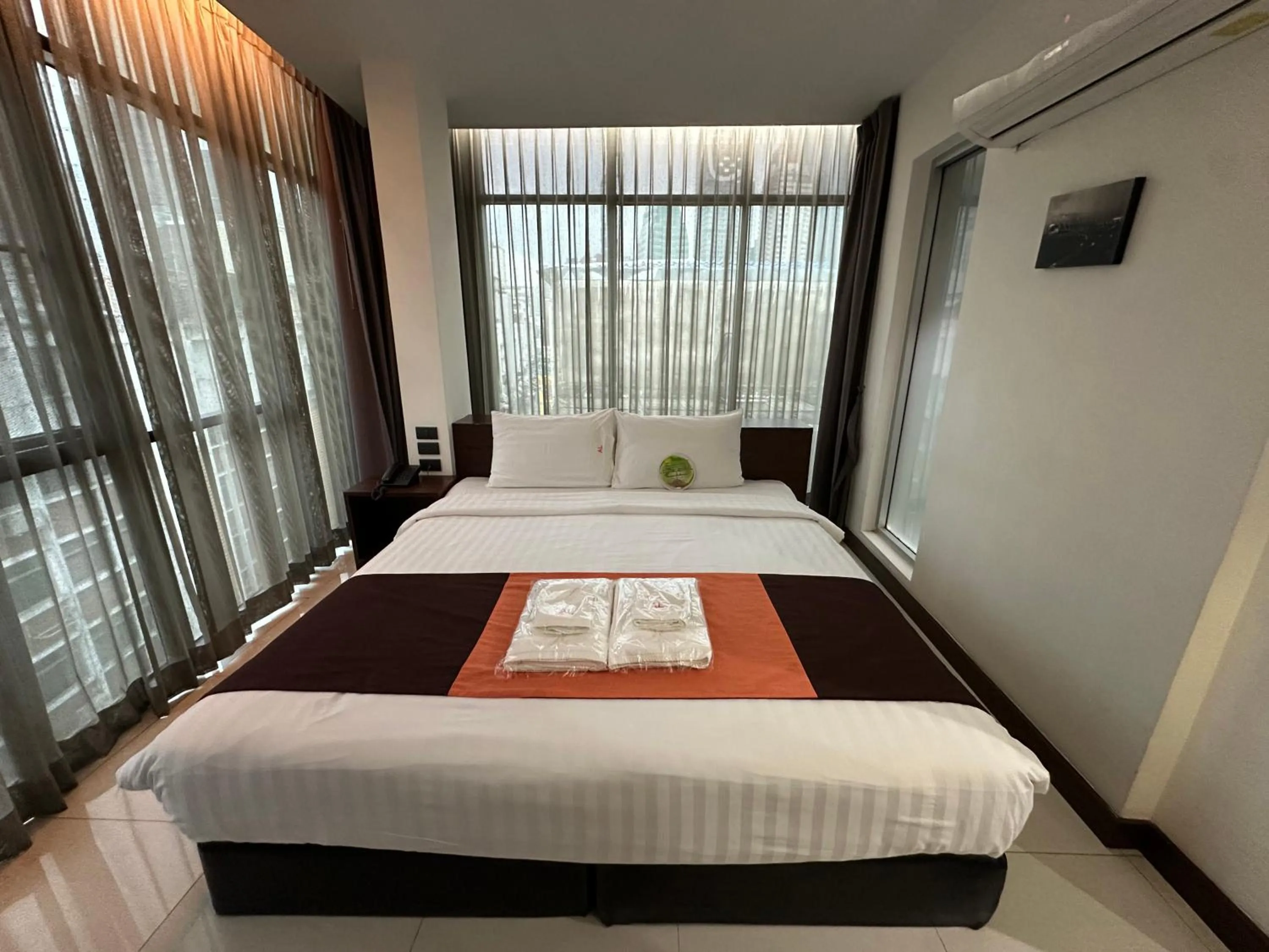 Photo of the whole room, Bed in Collection O The Bangkok Airport Link Suite