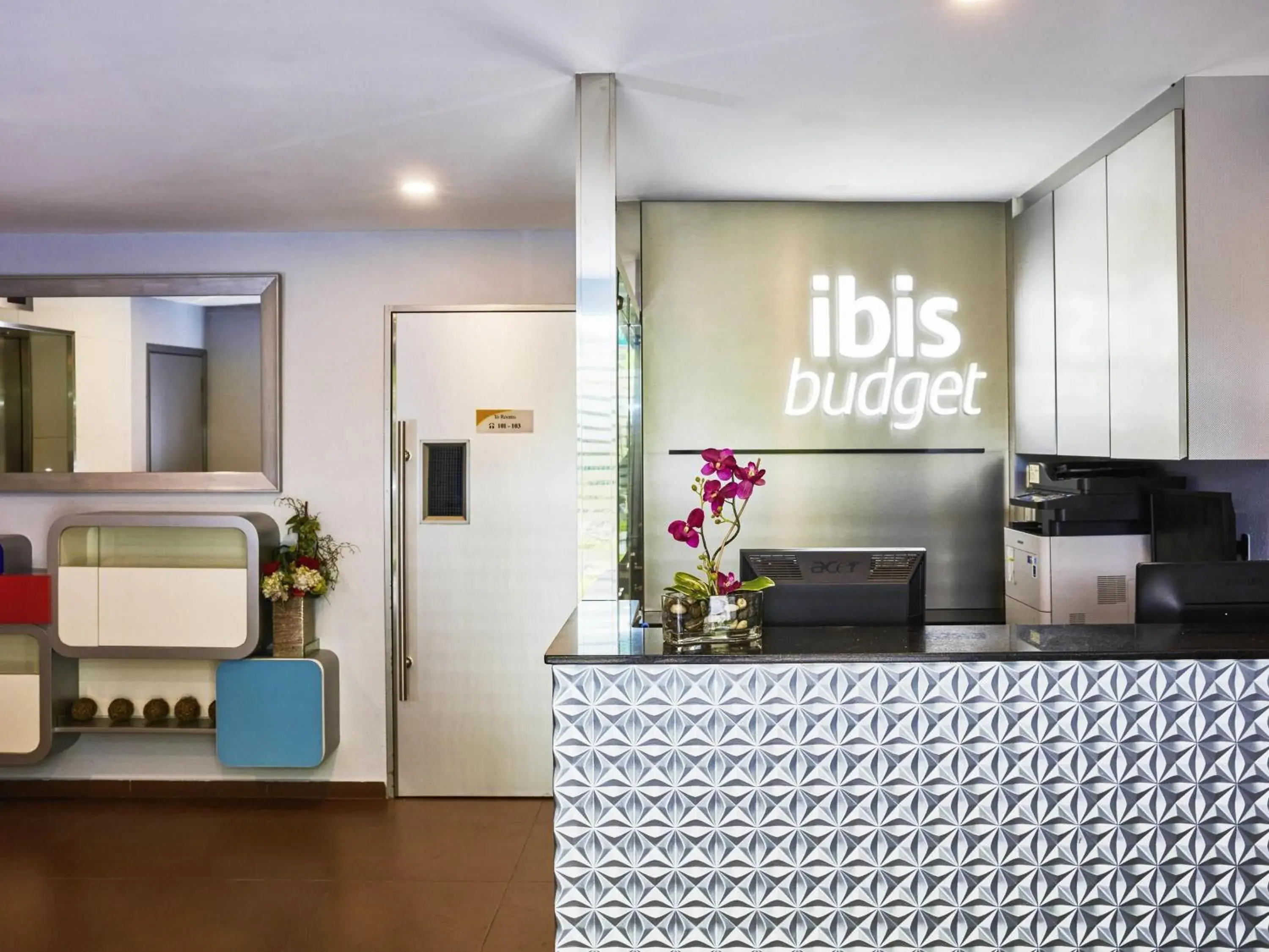 Property building in ibis budget Singapore Mount Faber Property building in ibis budget Singapore Mount Faber