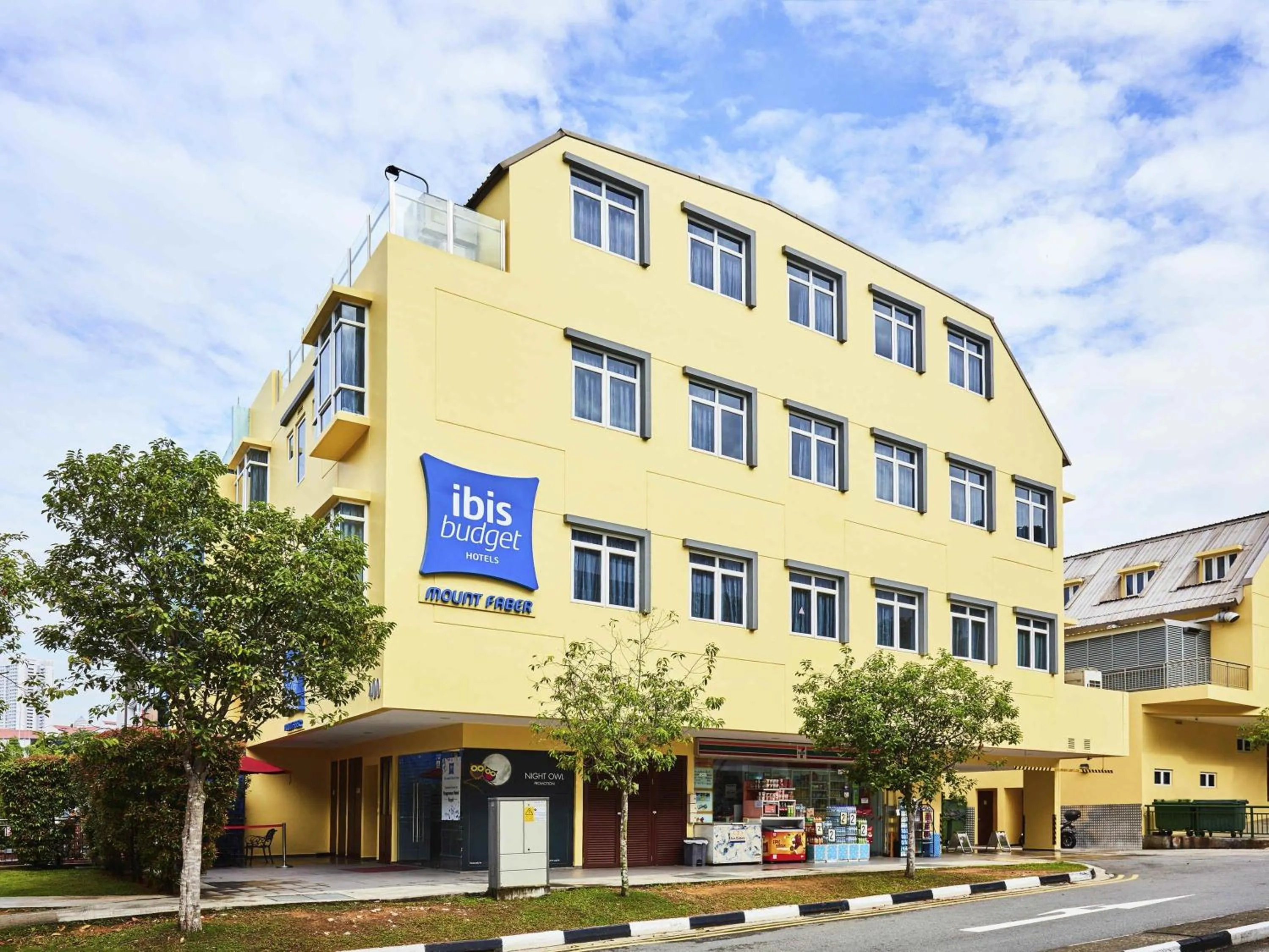 Property building in ibis budget Singapore Mount Faber