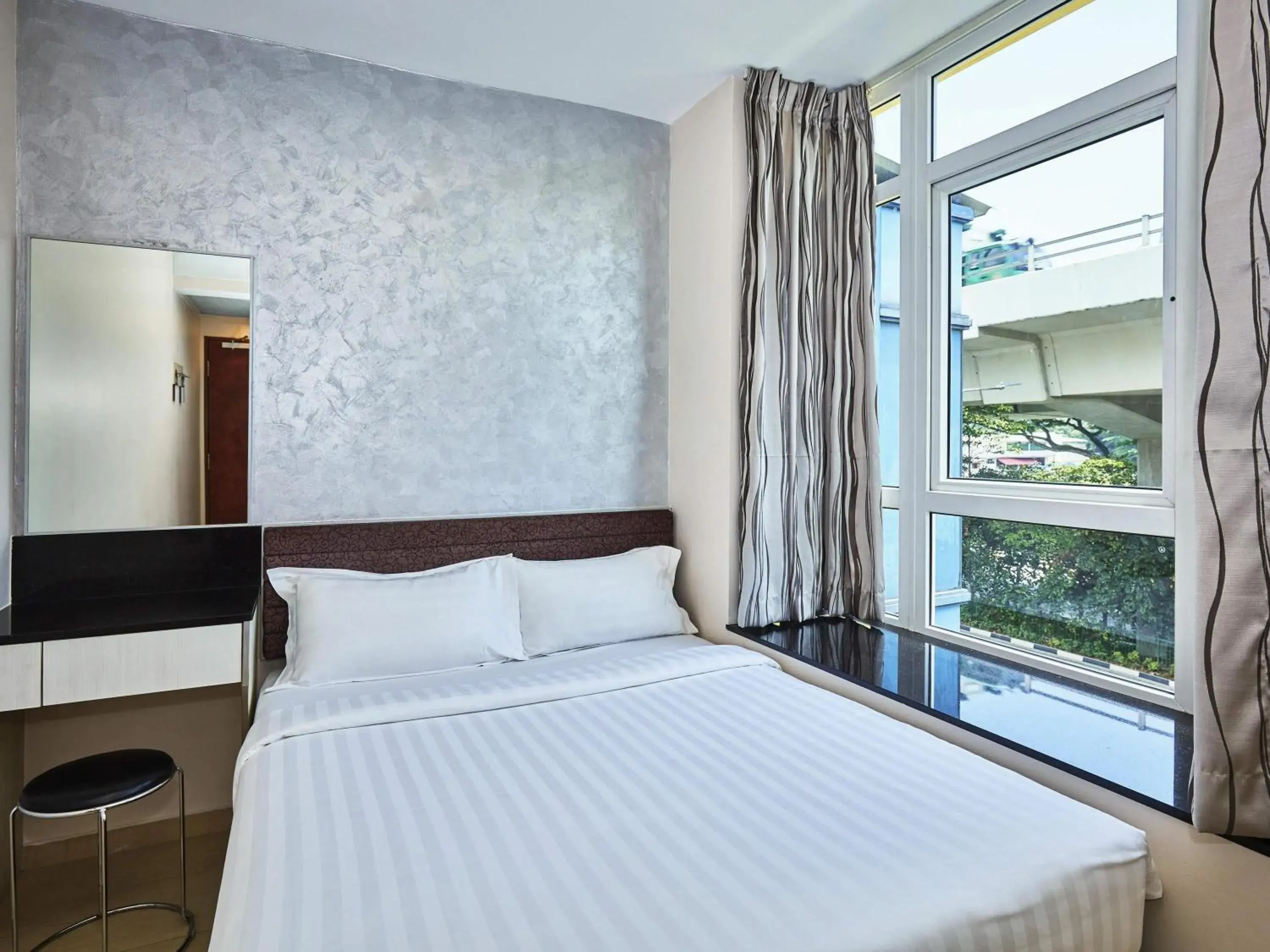 Superior Double Room in ibis budget Singapore Mount Faber Superior Double Room in ibis budget Singapore Mount Faber