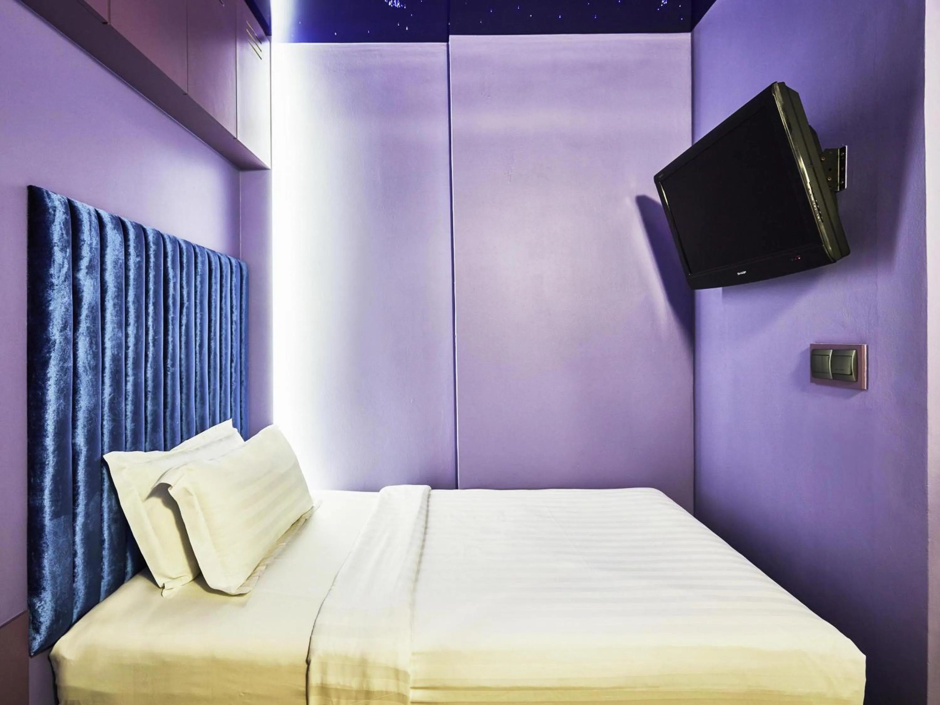 Bedroom, Bed in ibis budget Singapore Mount Faber