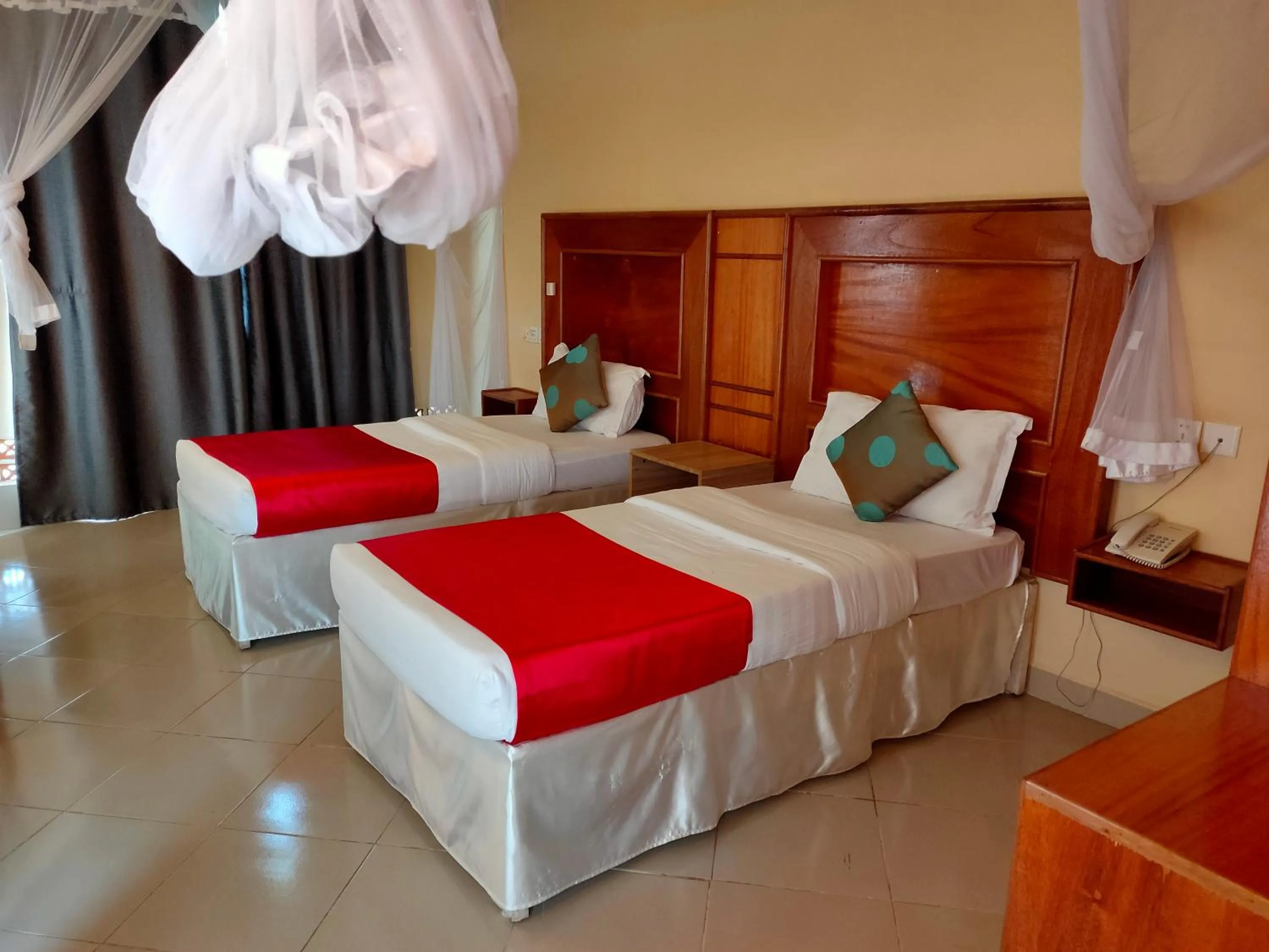 Photo of the whole room in Pulickal Airport Hotel