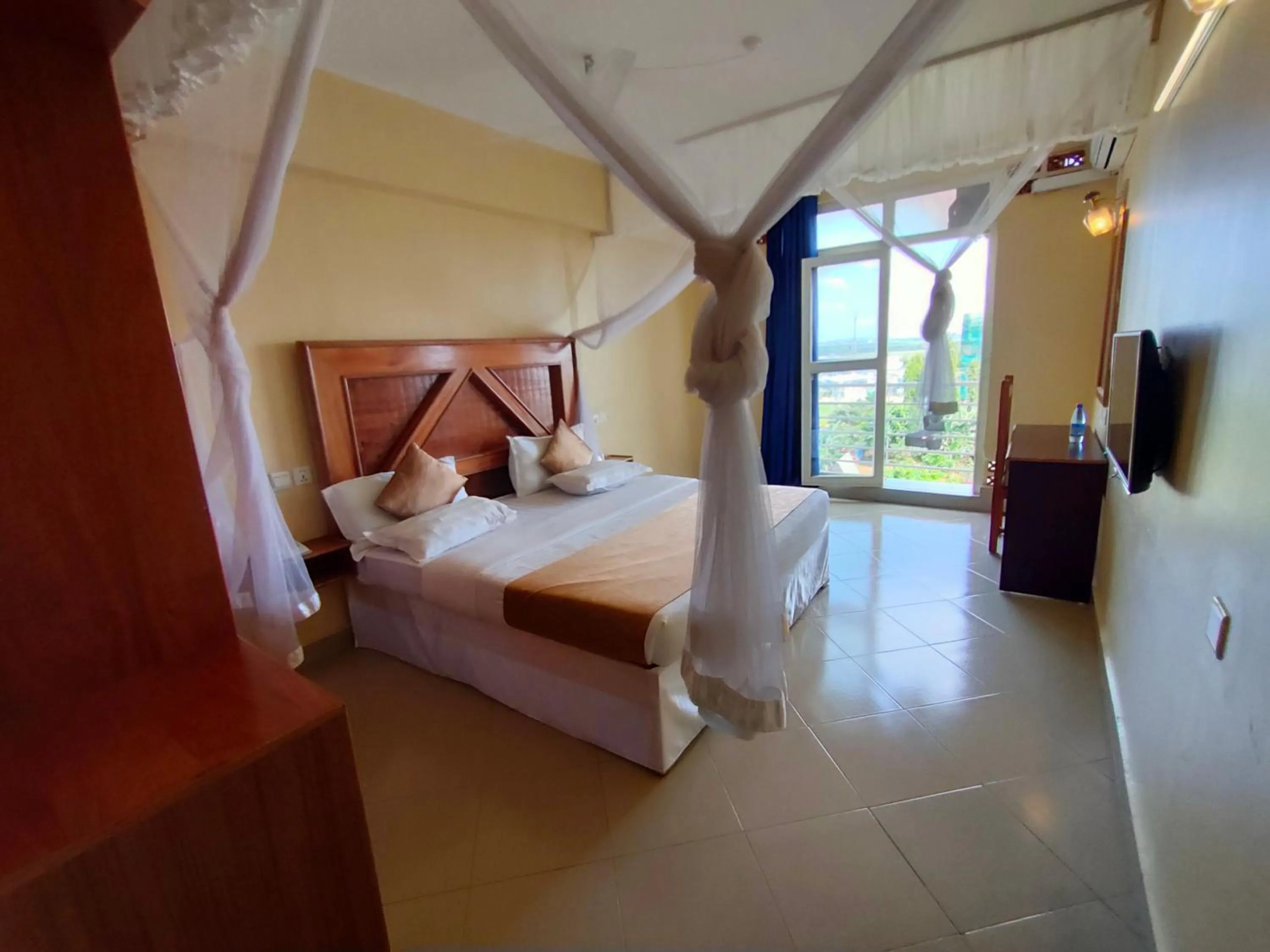 Photo of the whole room in Pulickal Airport Hotel