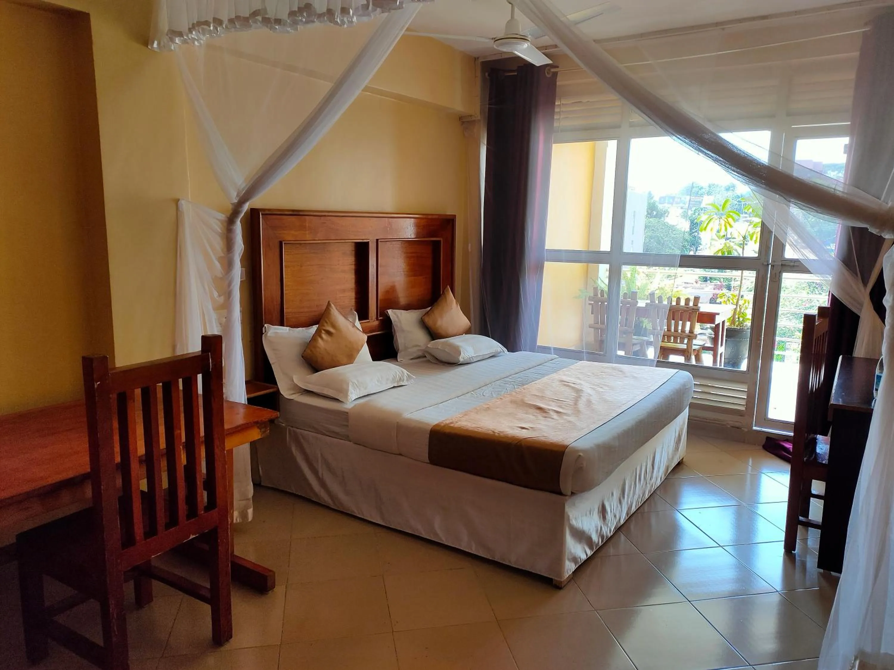 Photo of the whole room in Pulickal Airport Hotel