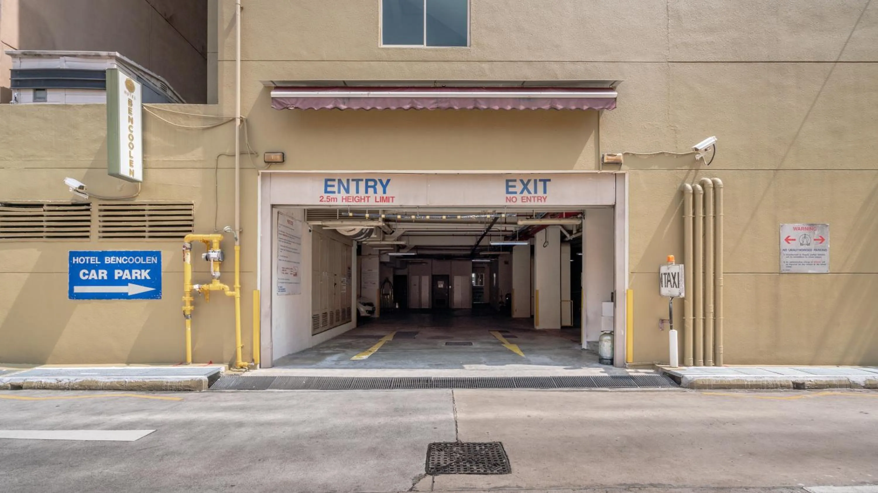 Facade/entrance in Hotel Bencoolen Singapore