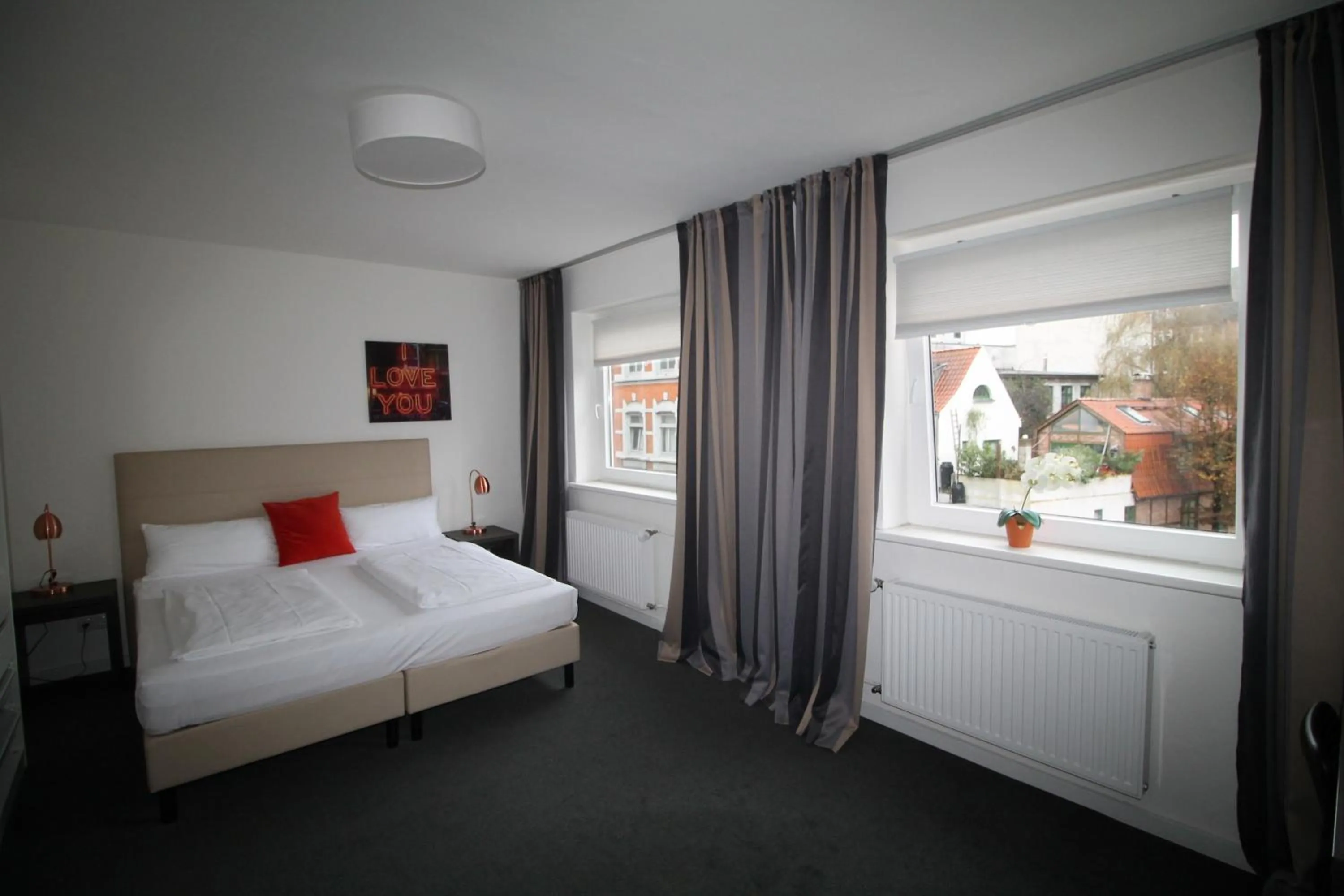 Bedroom, Bed in Heimat St. Pauli