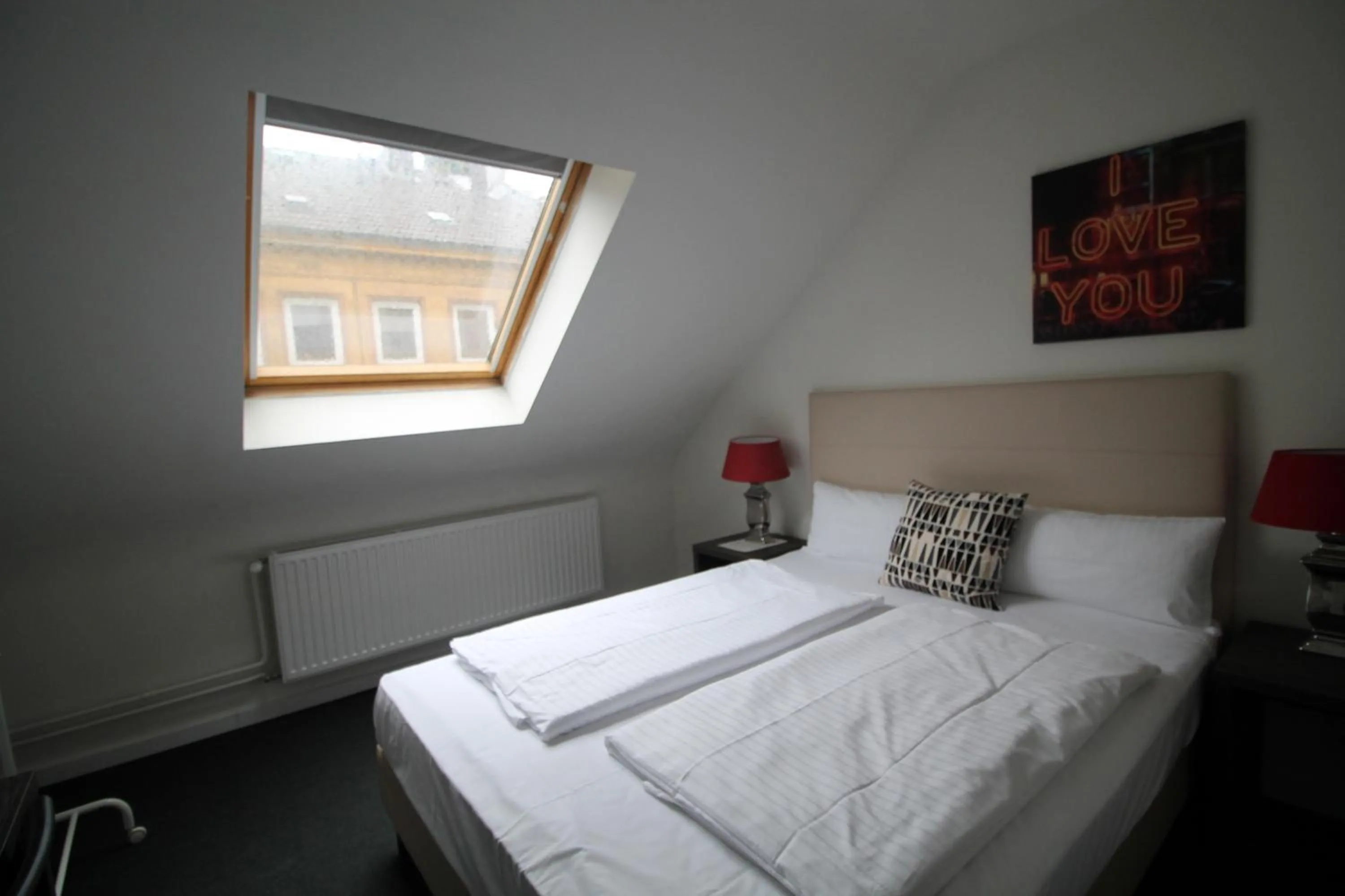 Photo of the whole room, Bed in Heimat St. Pauli