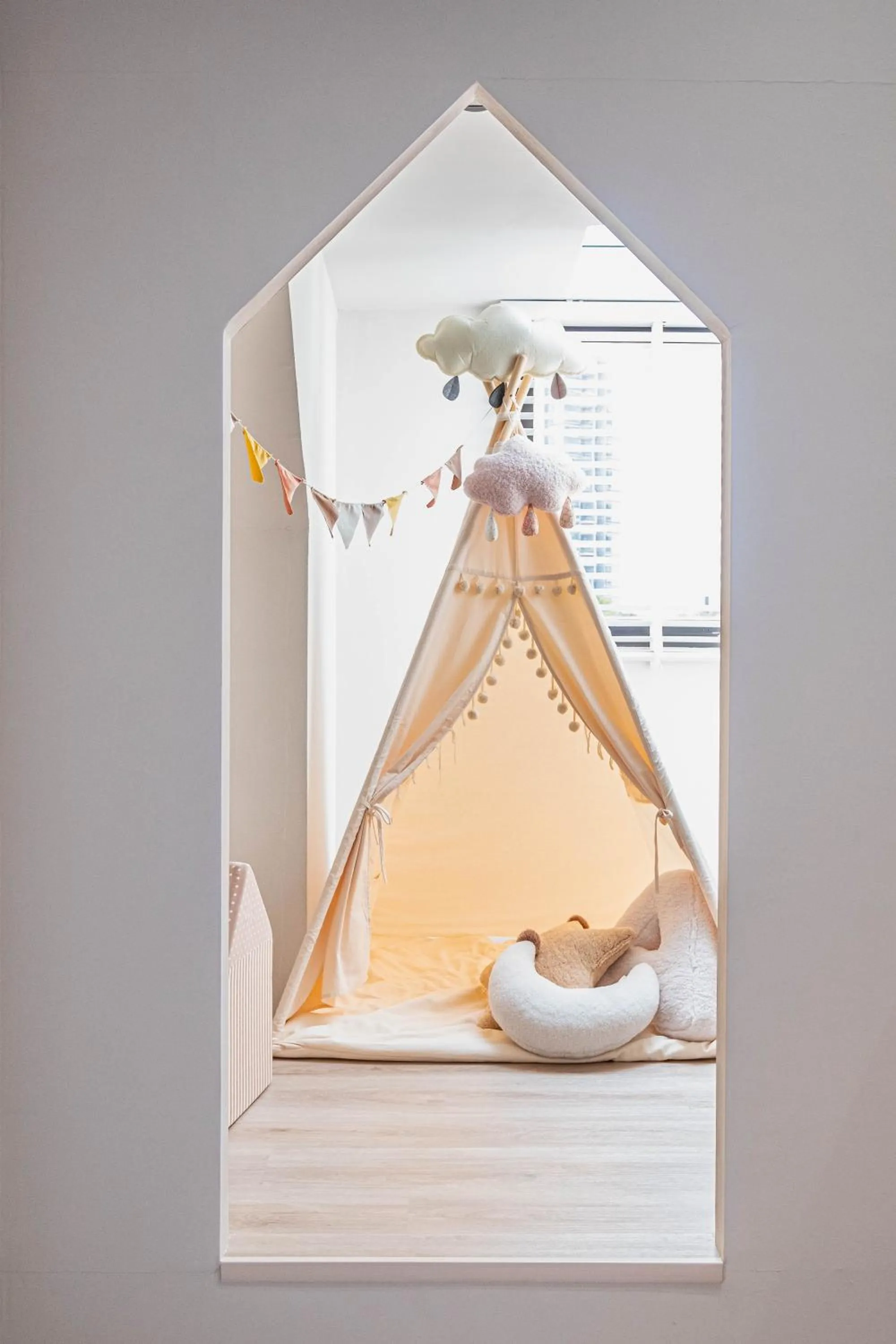 Decorative detail, Bed in Rest Bugis Hotel