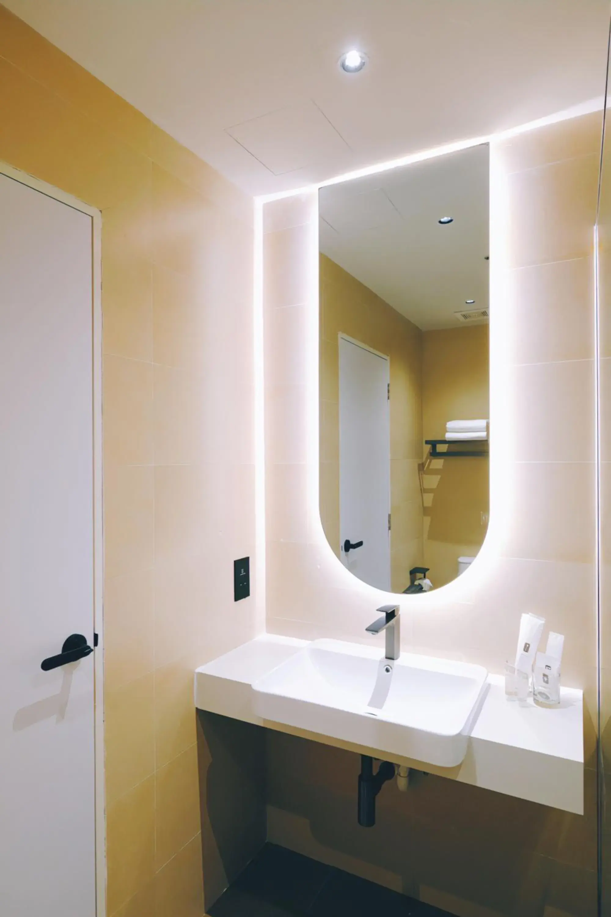 Superior Queen Room in Rest Bugis Hotel Superior Queen Room in Rest Bugis Hotel