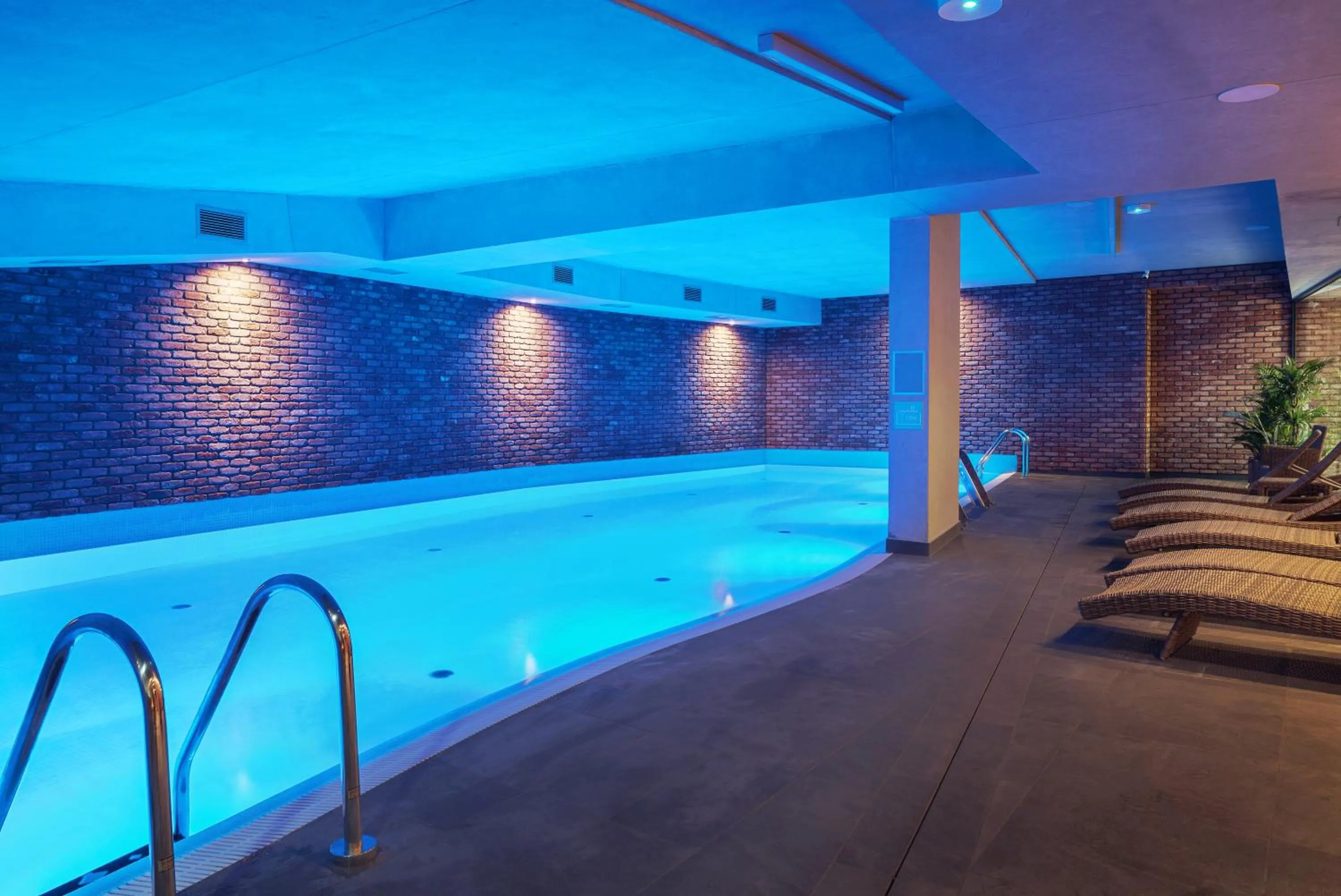 Swimming pool in GRANO HOTEL Gdańsk Riverside dawniej HOTEL ALMOND BUSINESS & SPA