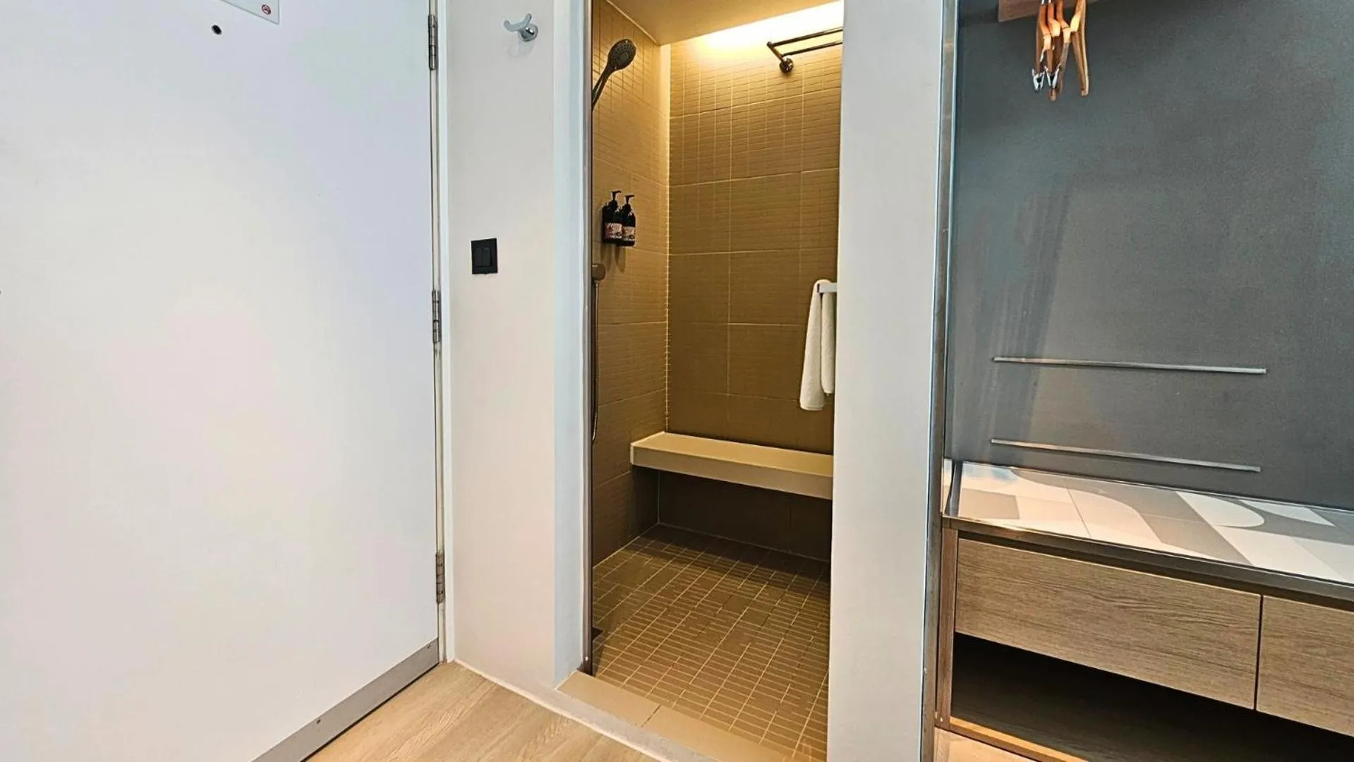 Shower in Studio M Hotel