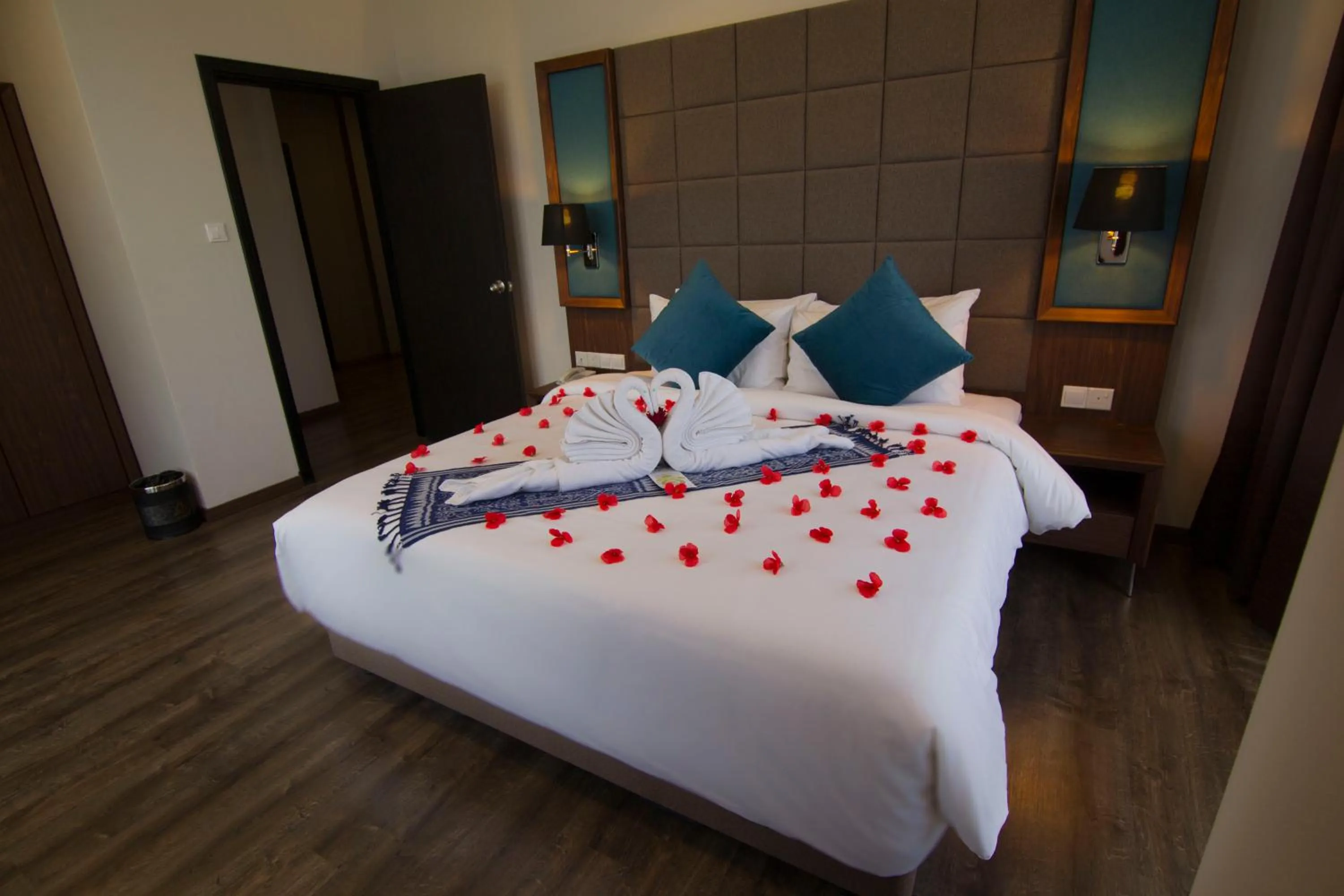 Bed in Goldenbay Hotel