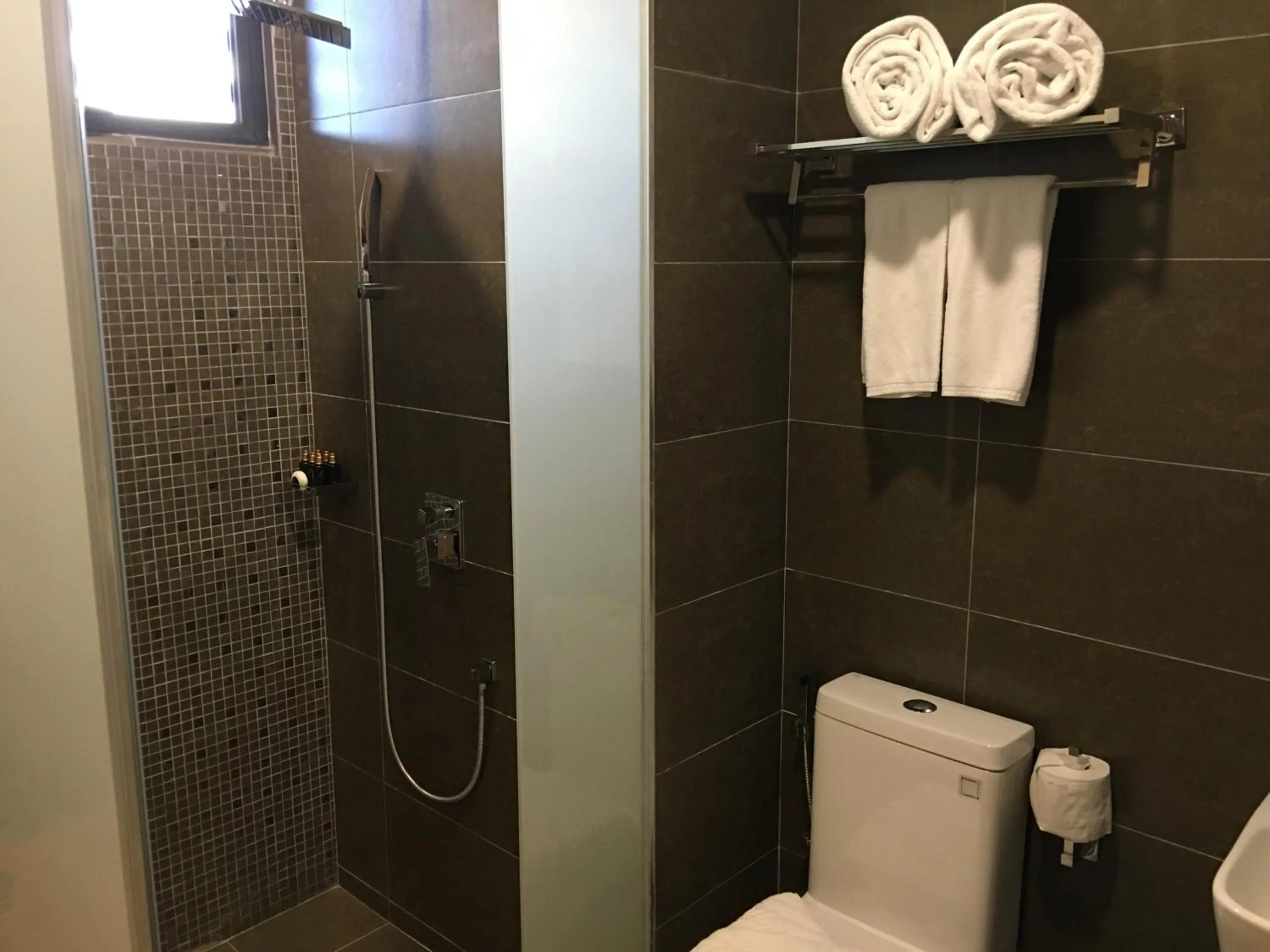 Bathroom in Goldenbay Hotel