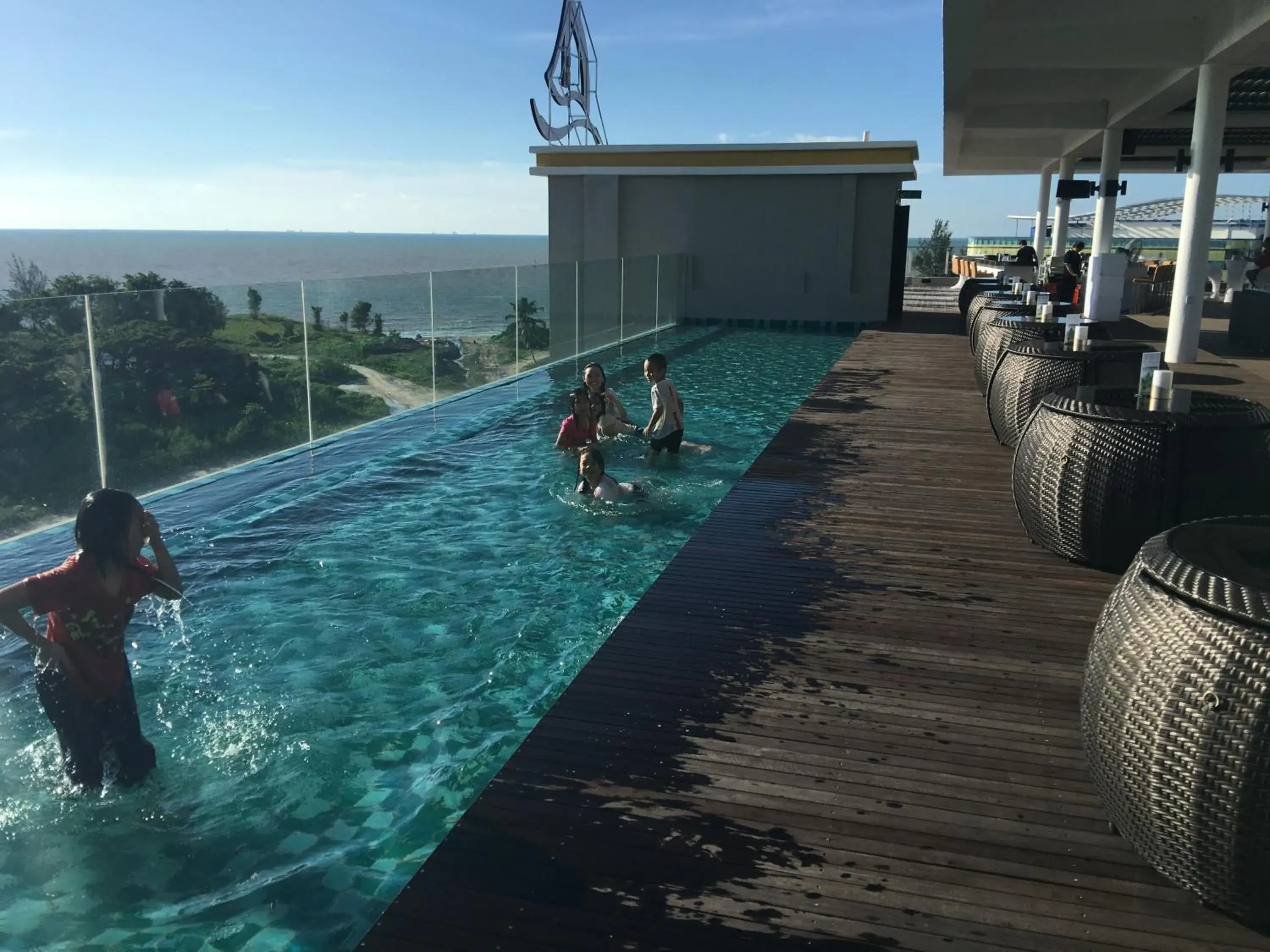 Swimming pool in Goldenbay Hotel Swimming pool in Goldenbay Hotel