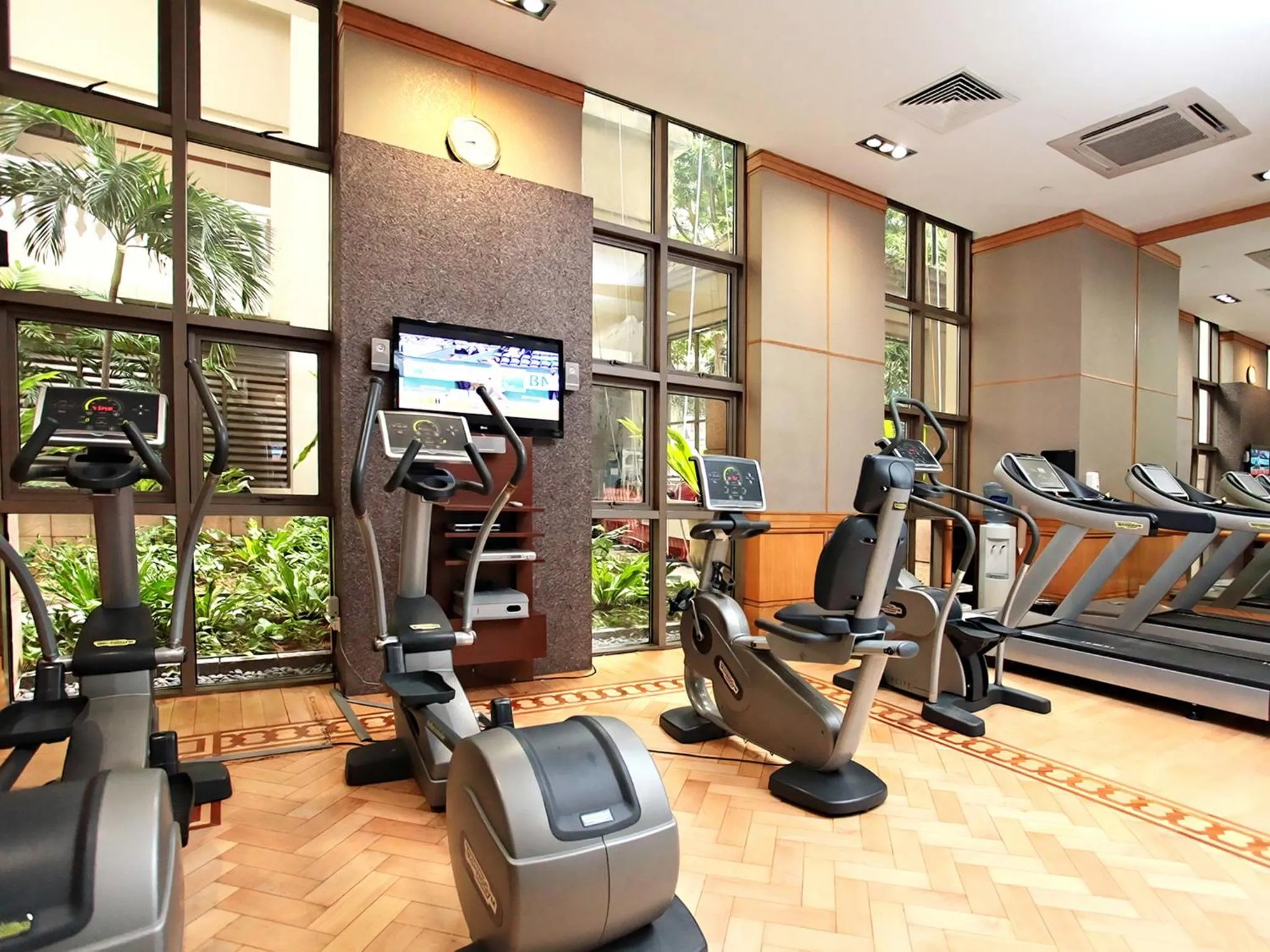 Fitness centre/facilities in Orchard Parksuites by Far East Hospitality