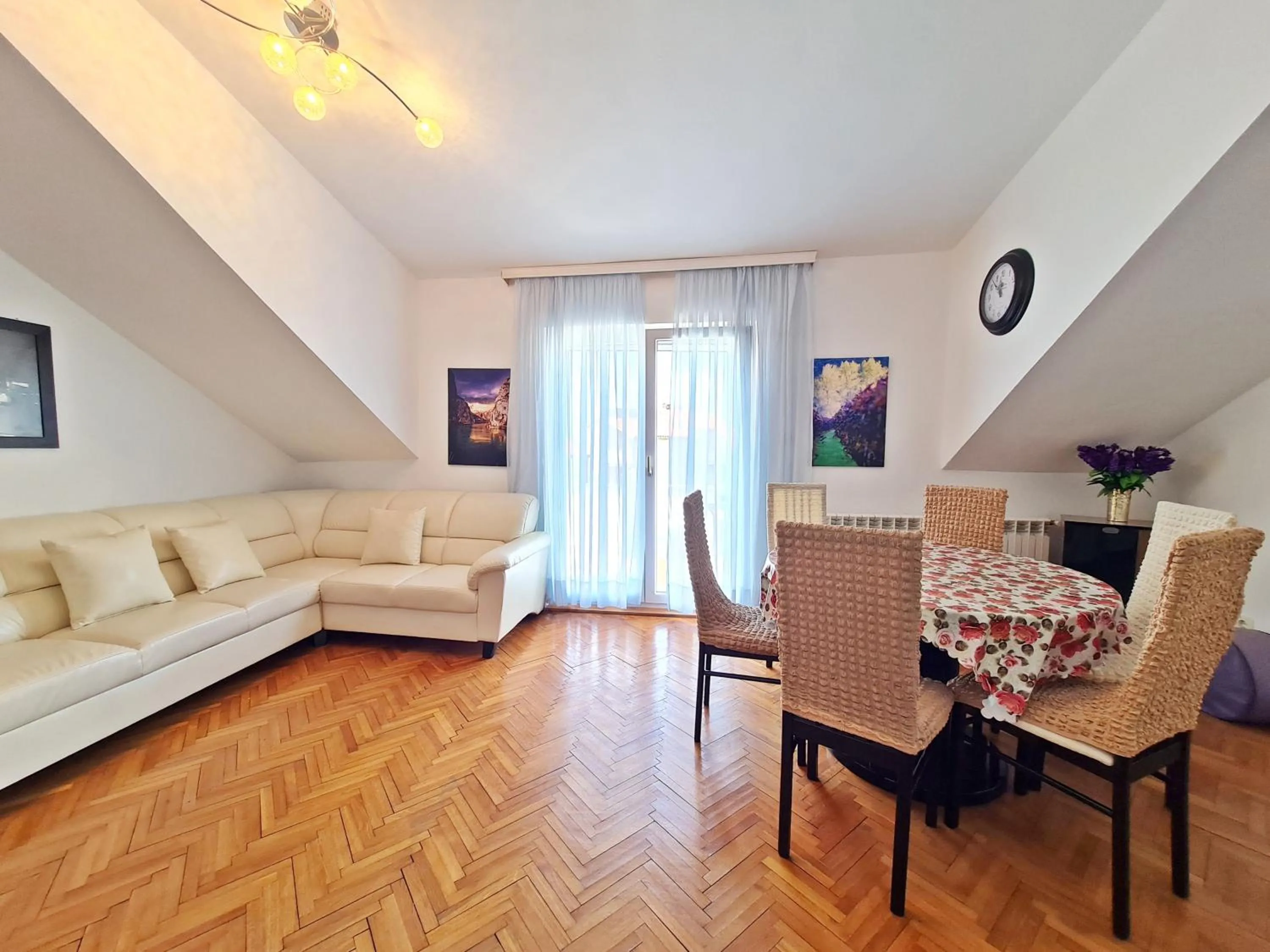 Dining area in AB Villa Podstrana
