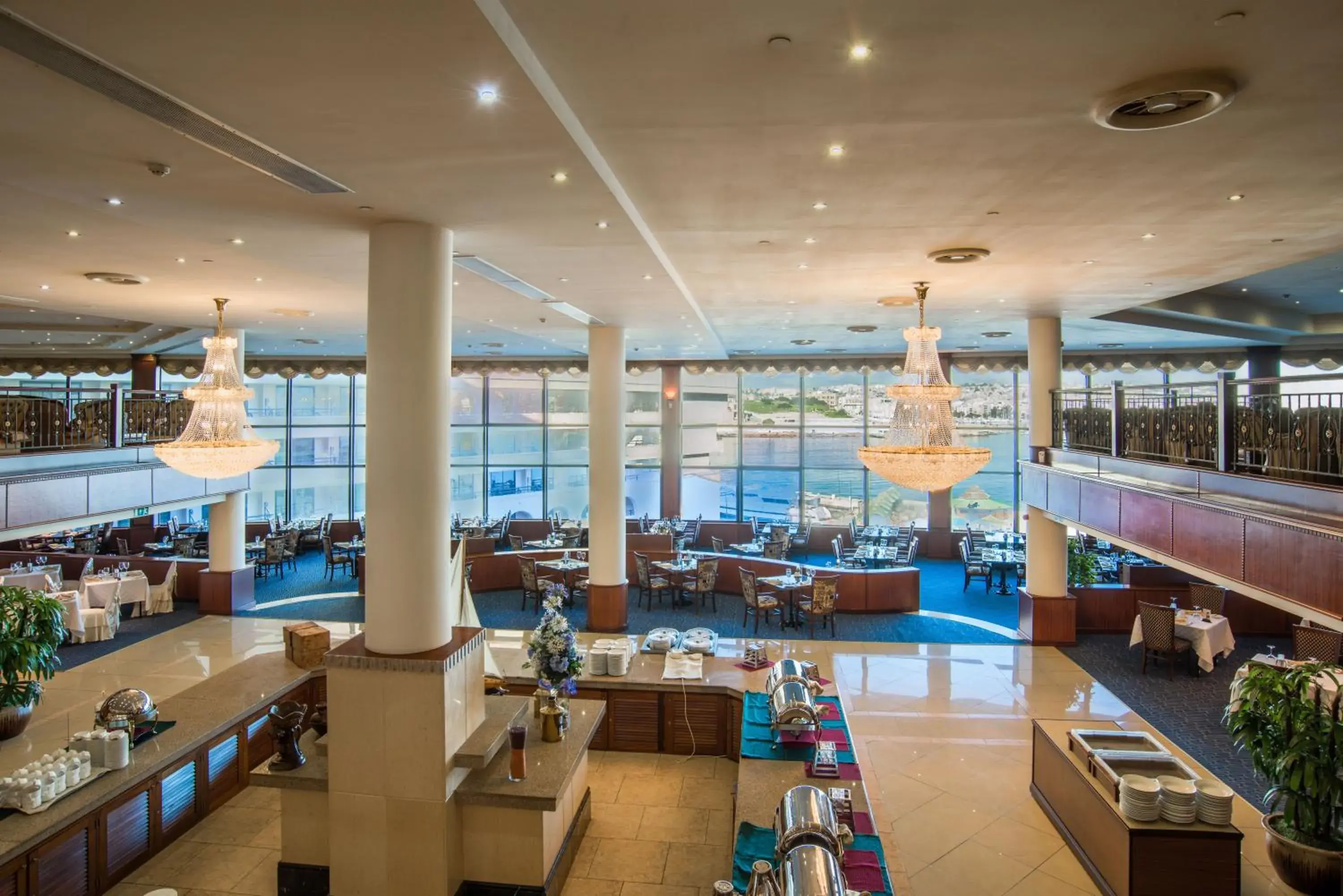 Restaurant/places to eat in Grand Hotel Excelsior Restaurant/places to eat in Grand Hotel Excelsior