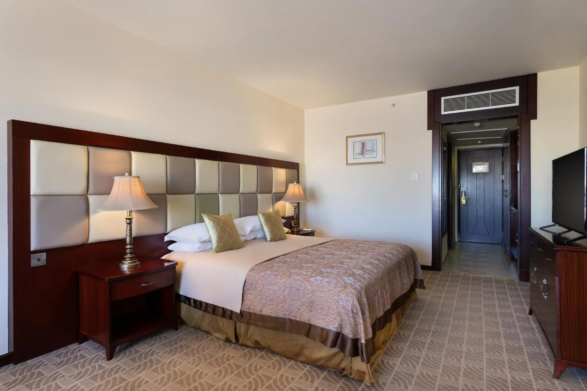 Bedroom, Bed in Grand Hotel Excelsior