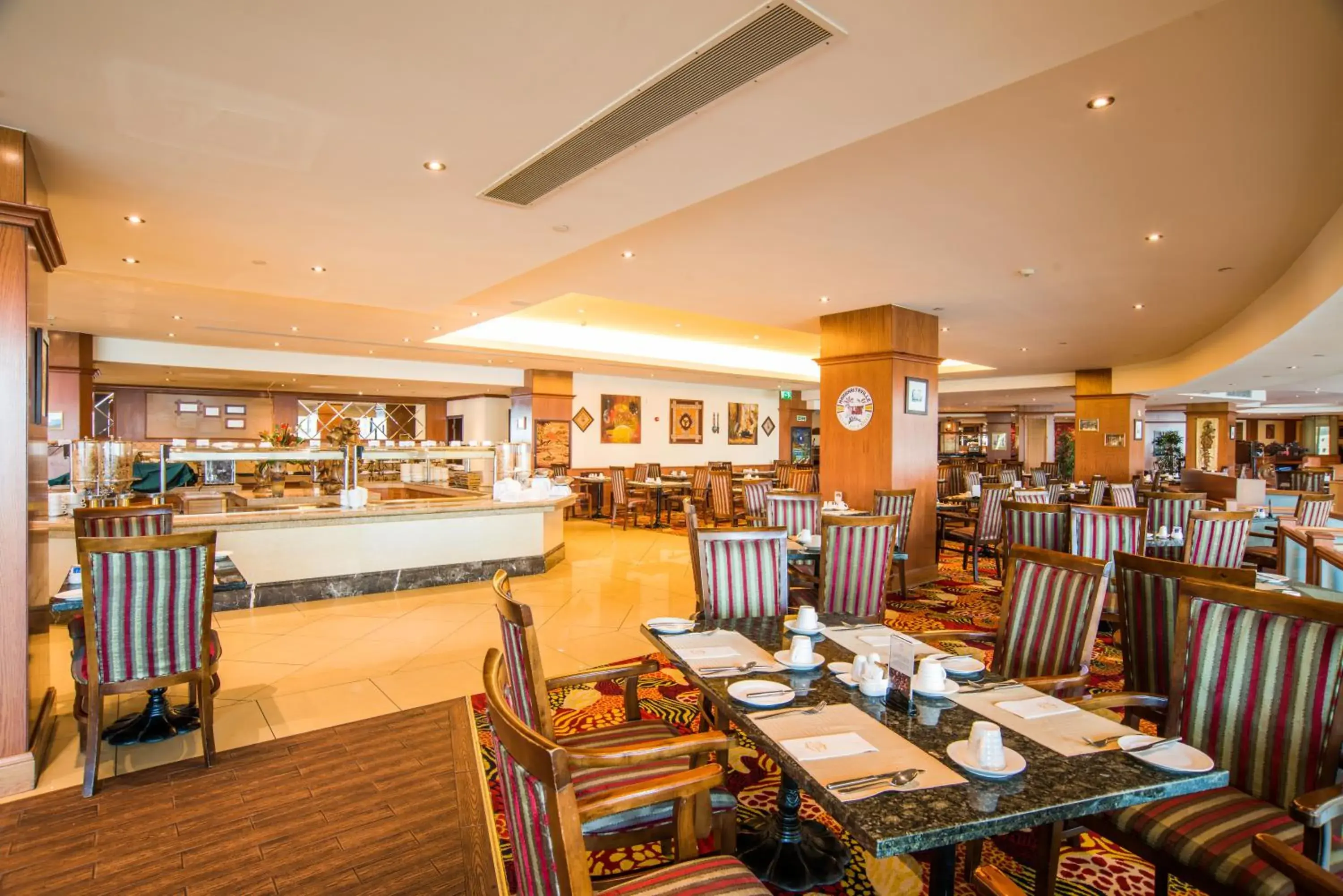 Restaurant/places to eat in Grand Hotel Excelsior Restaurant/places to eat in Grand Hotel Excelsior