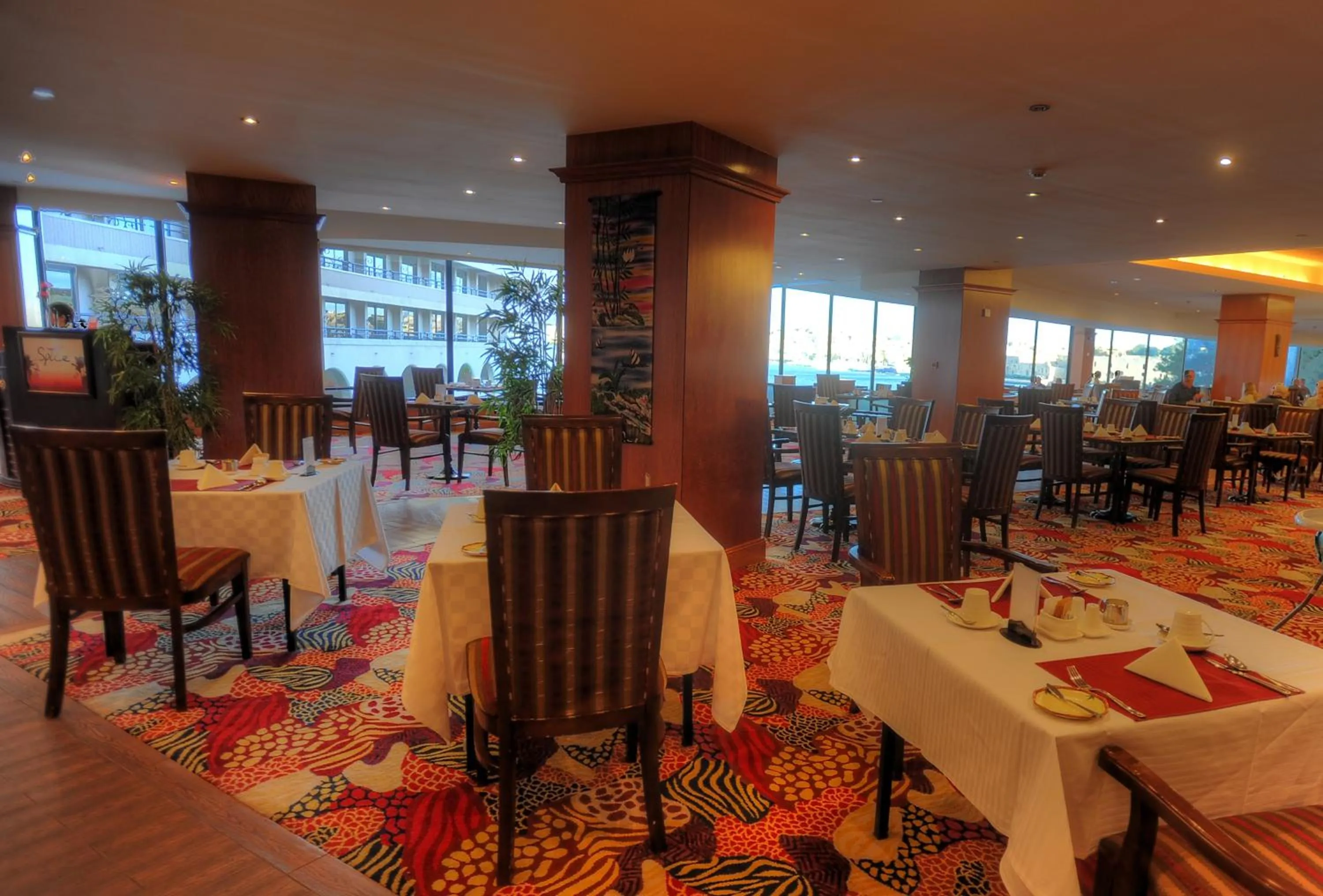 Restaurant/places to eat in Grand Hotel Excelsior