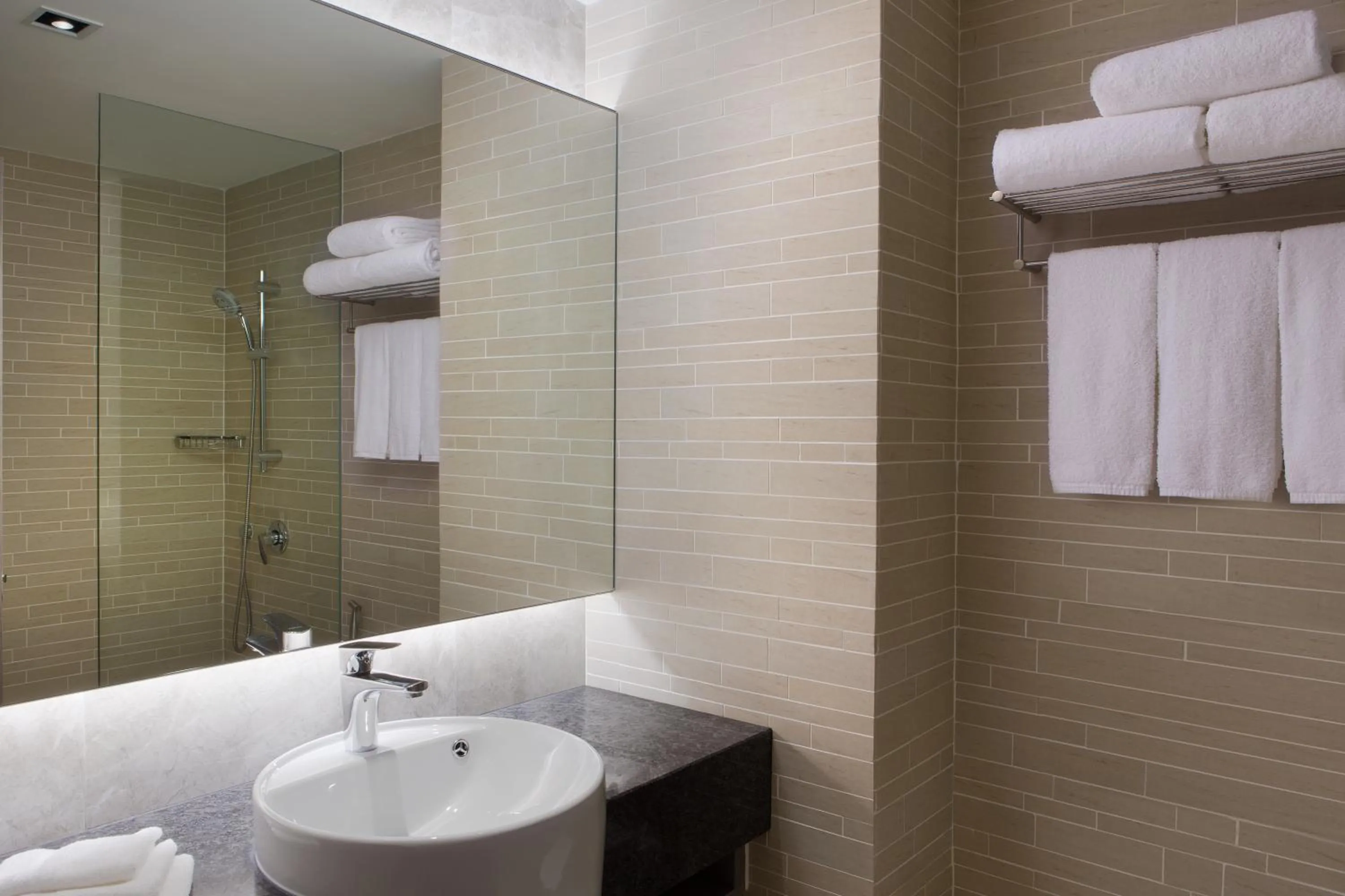 Bathroom in Four Points by Sheraton Singapore, Riverview