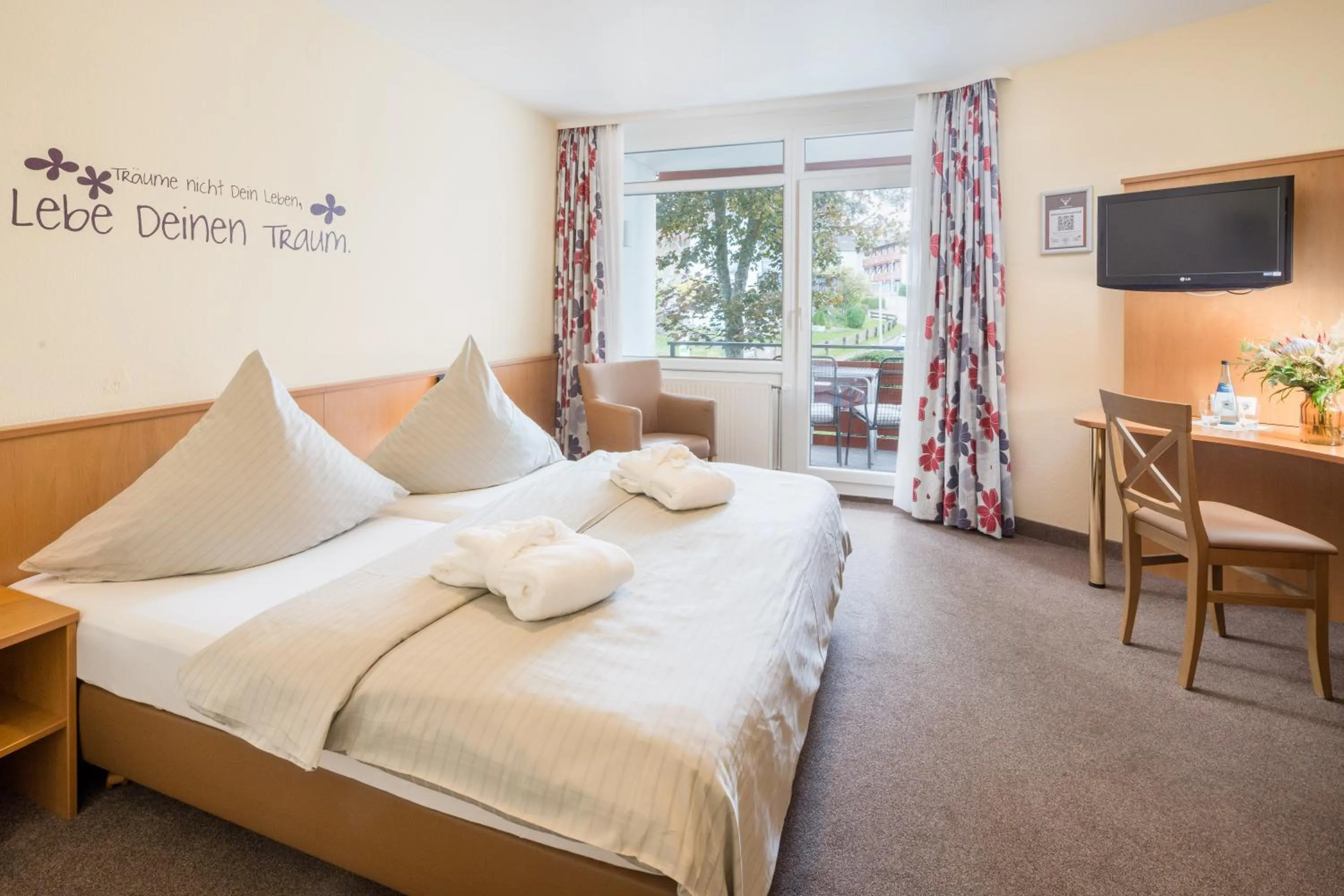 Quiet street view, Bed in Hotel-Resort Waldachtal - Adults only