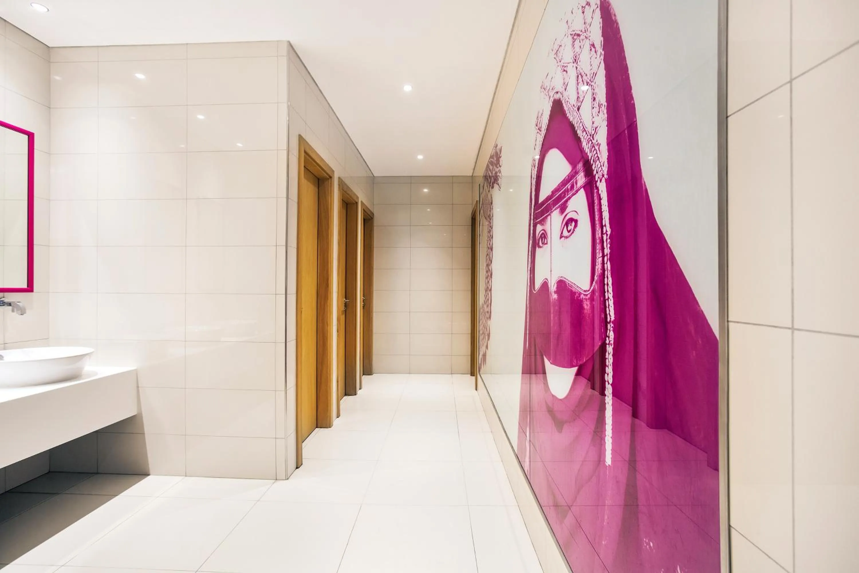 Decorative detail in Mercure Sohar