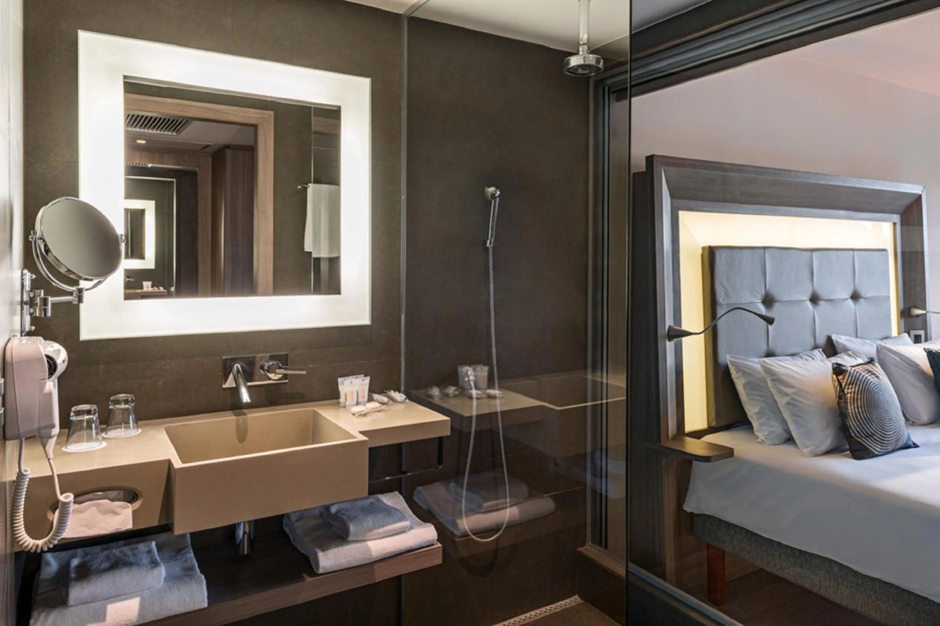 Bathroom, Bed in Novotel RJ Praia de Botafogo