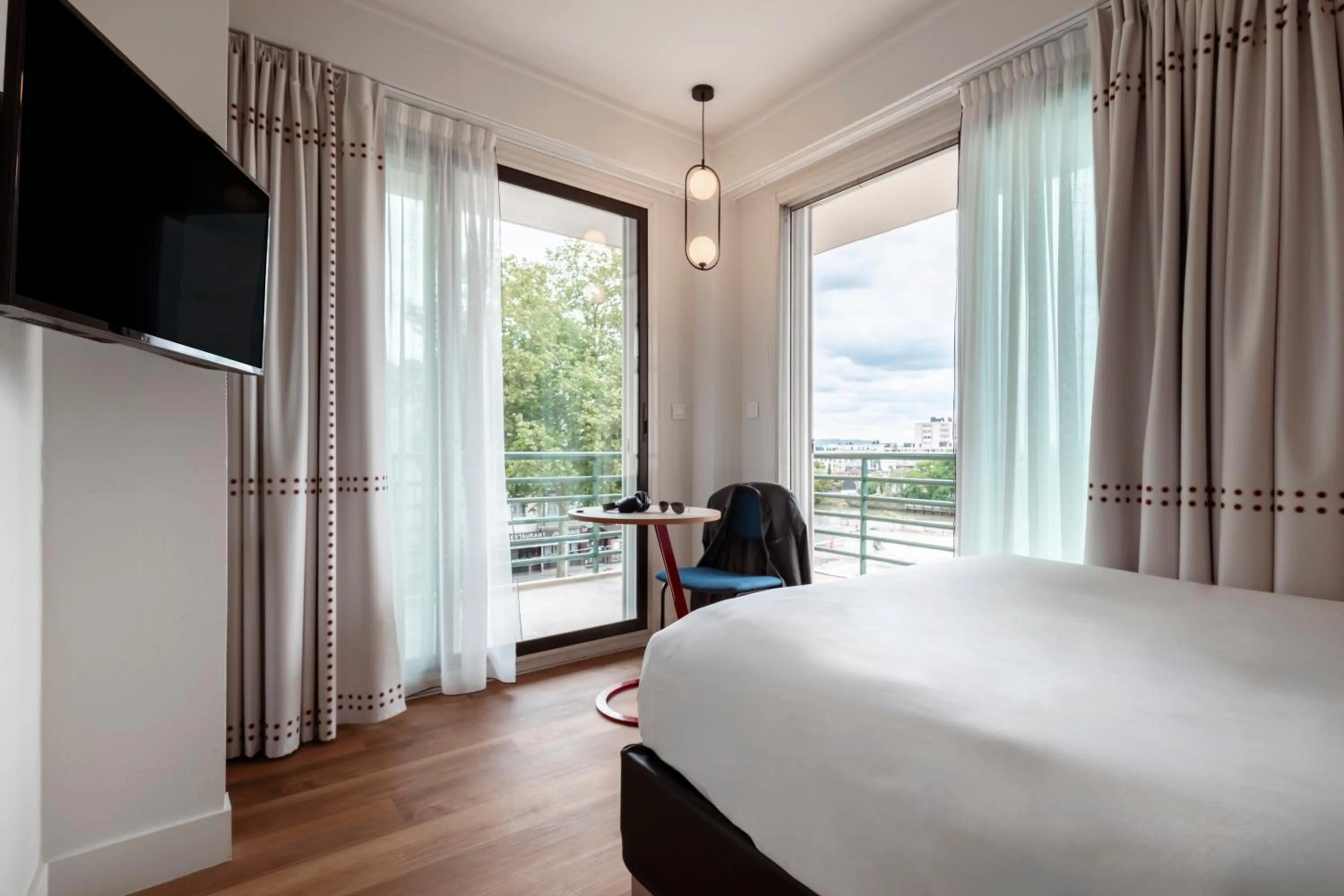 Bed in Ibis Styles Rouen Centre Cathédrale