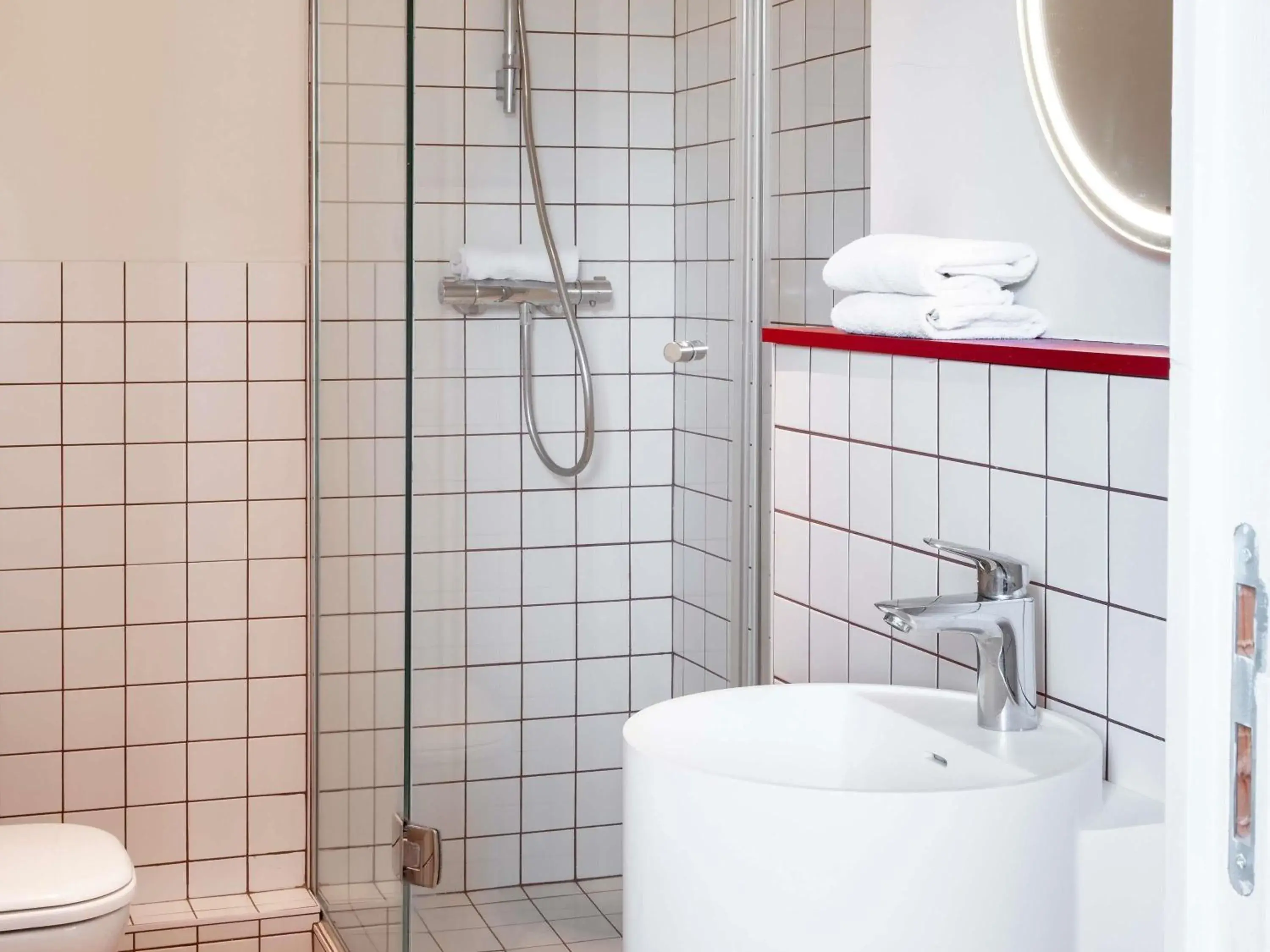 Standard Twin Room in Ibis Styles Rouen Centre Cathédrale Standard Twin Room in Ibis Styles Rouen Centre Cathédrale